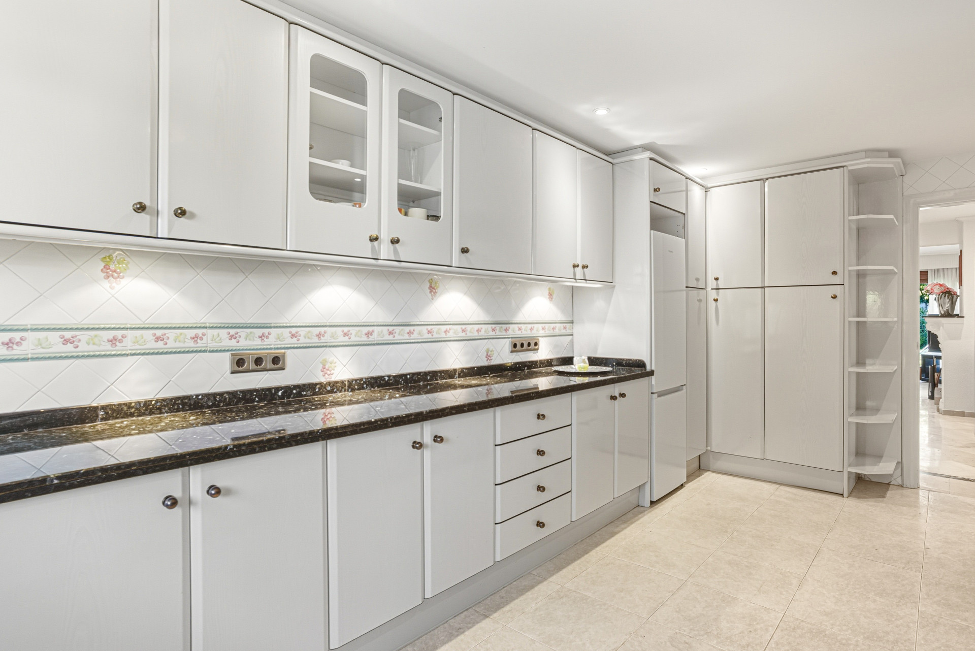  Image of Villa - 5 Bedrooms - 5 Bathrooms for sale in Malaga-Estepona-Spain, Image 23