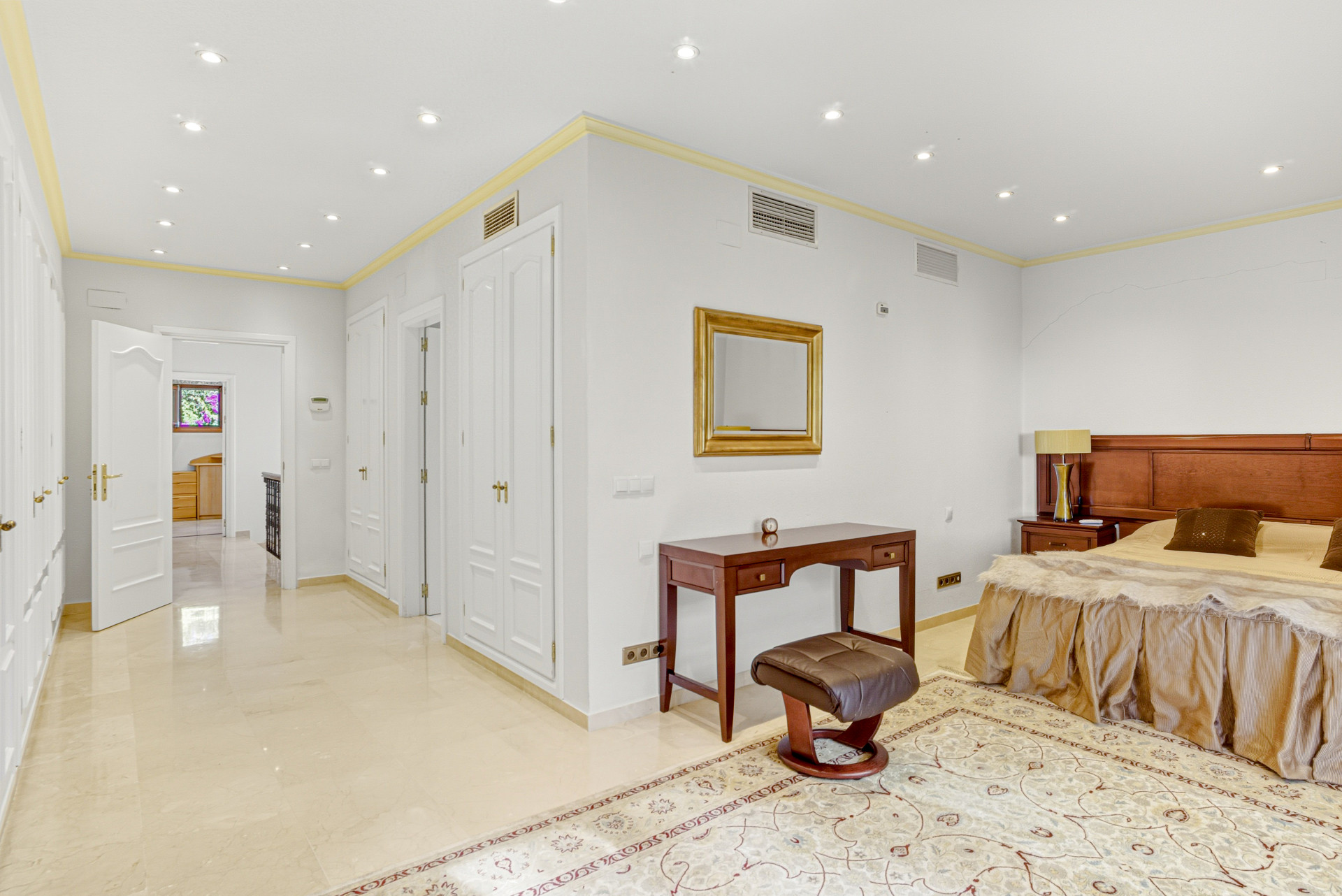  Image of Villa - 5 Bedrooms - 5 Bathrooms for sale in Malaga-Estepona-Spain, Image 24