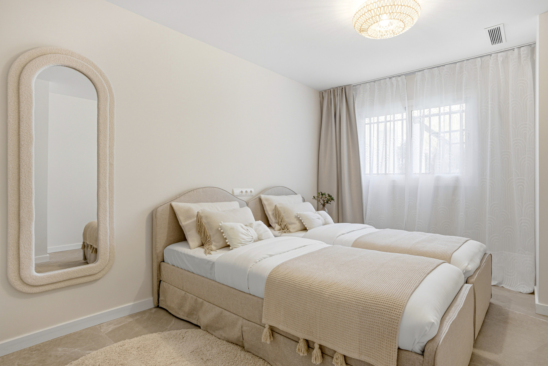  Image of Apartment - 3 Bedrooms - 3 Bathrooms for sale in Malaga-Benahavis-Spain, Image 22