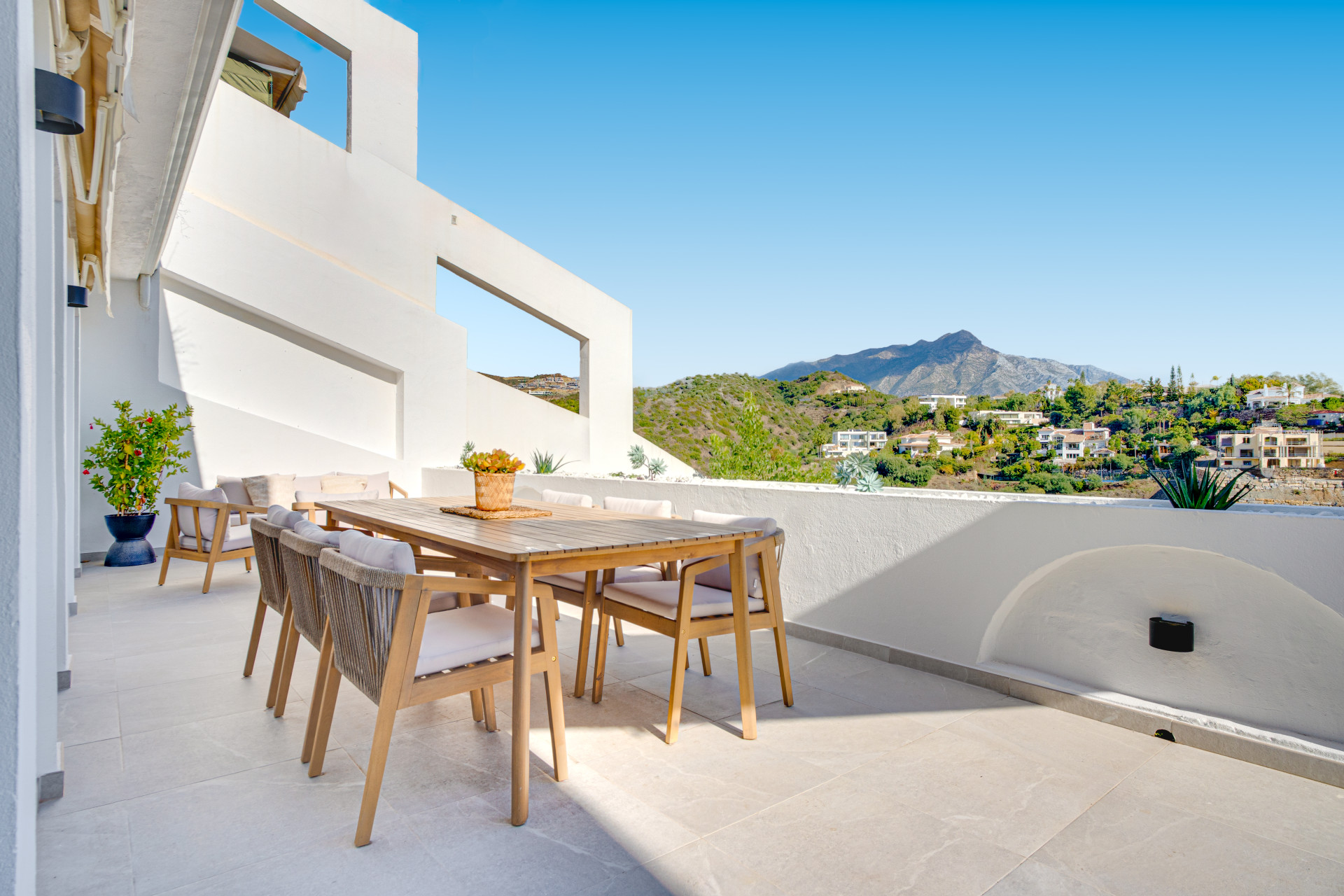 Image of Apartment - 3 Bedrooms - 3 Bathrooms for Sale in Malaga-Benahavis-Spain, Image 1