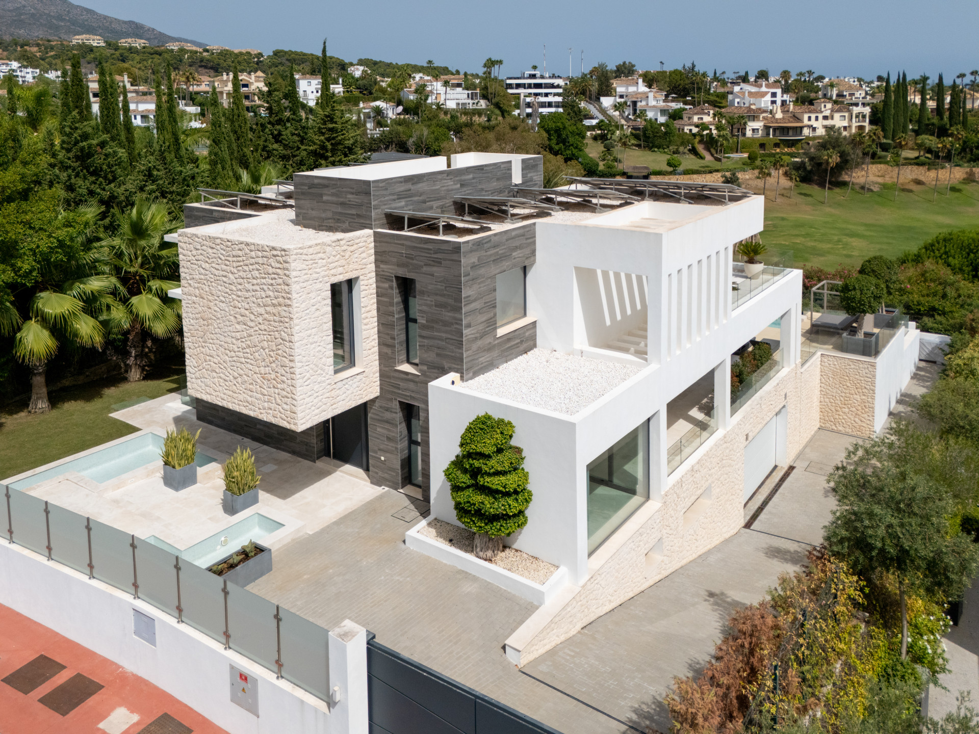 Image of Villa - 5 Bedrooms - 6 Bathrooms for Sale in Malaga-Marbella-Spain, Image 5