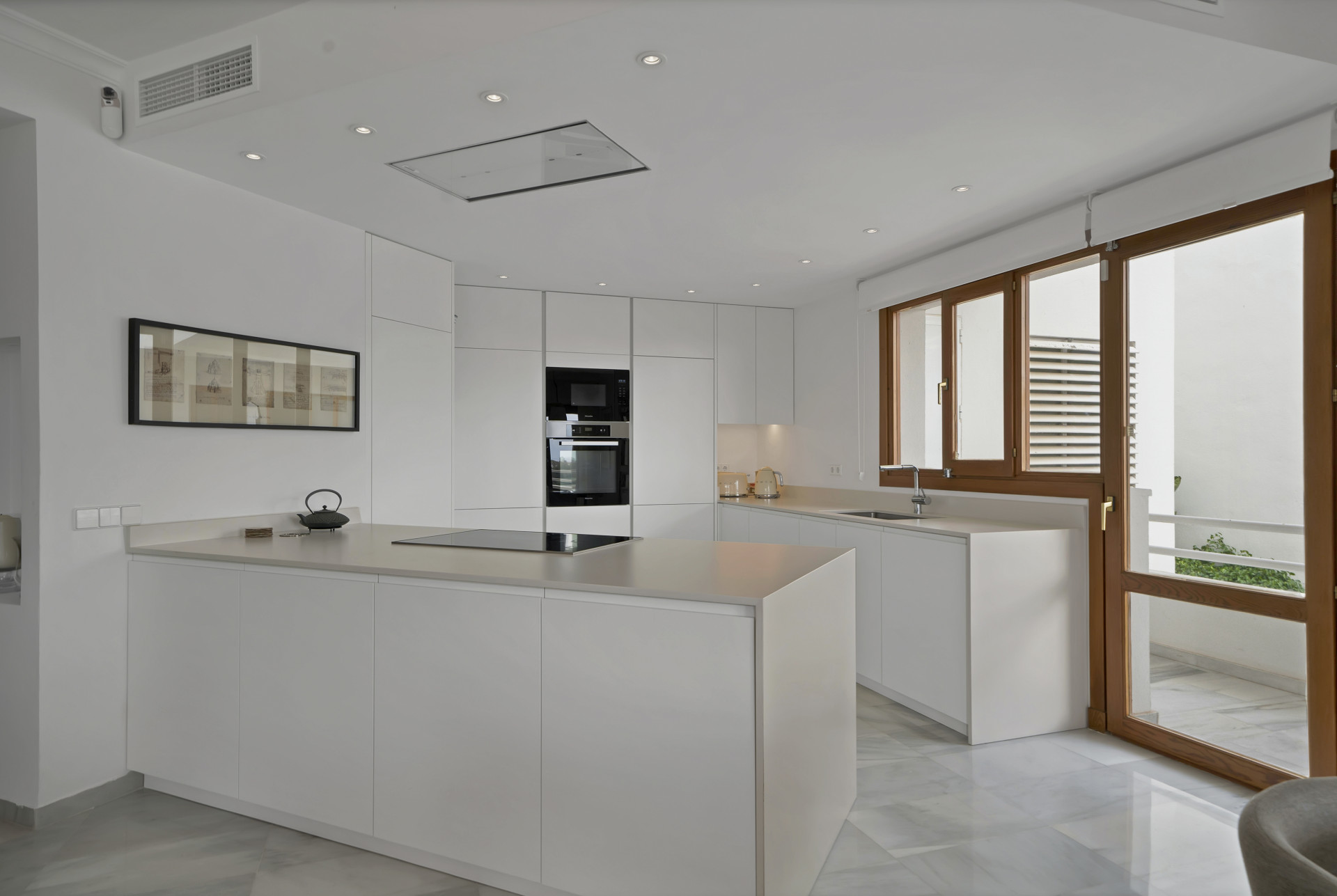  Image of Apartment - 2 Bedrooms - 2 Bathrooms for sale in Malaga-Marbella-Spain, Image 6