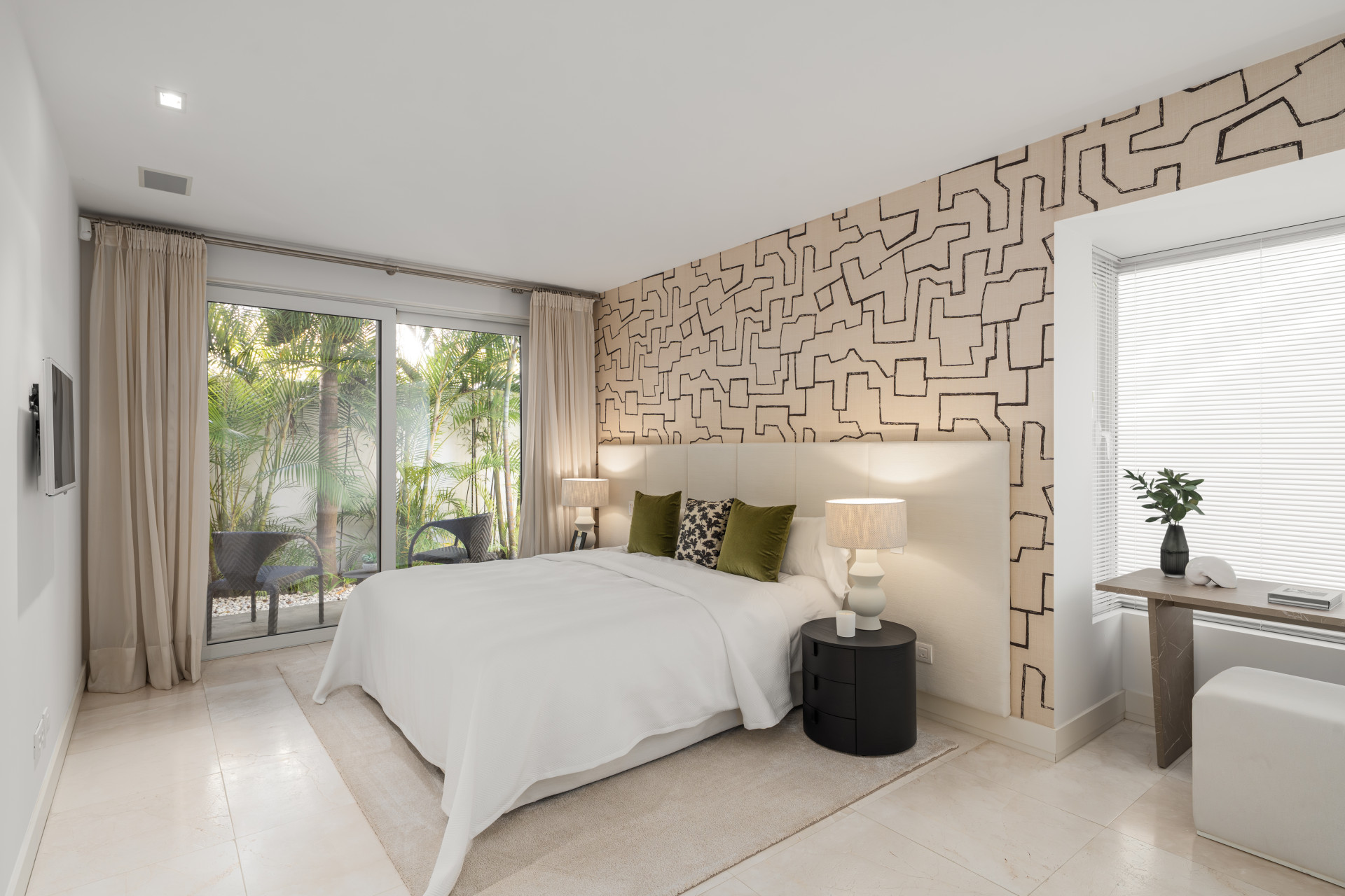  Image of Semi Detached House - 4 Bedrooms - 4 Bathrooms for sale in Malaga-Marbella-Spain, Image 17