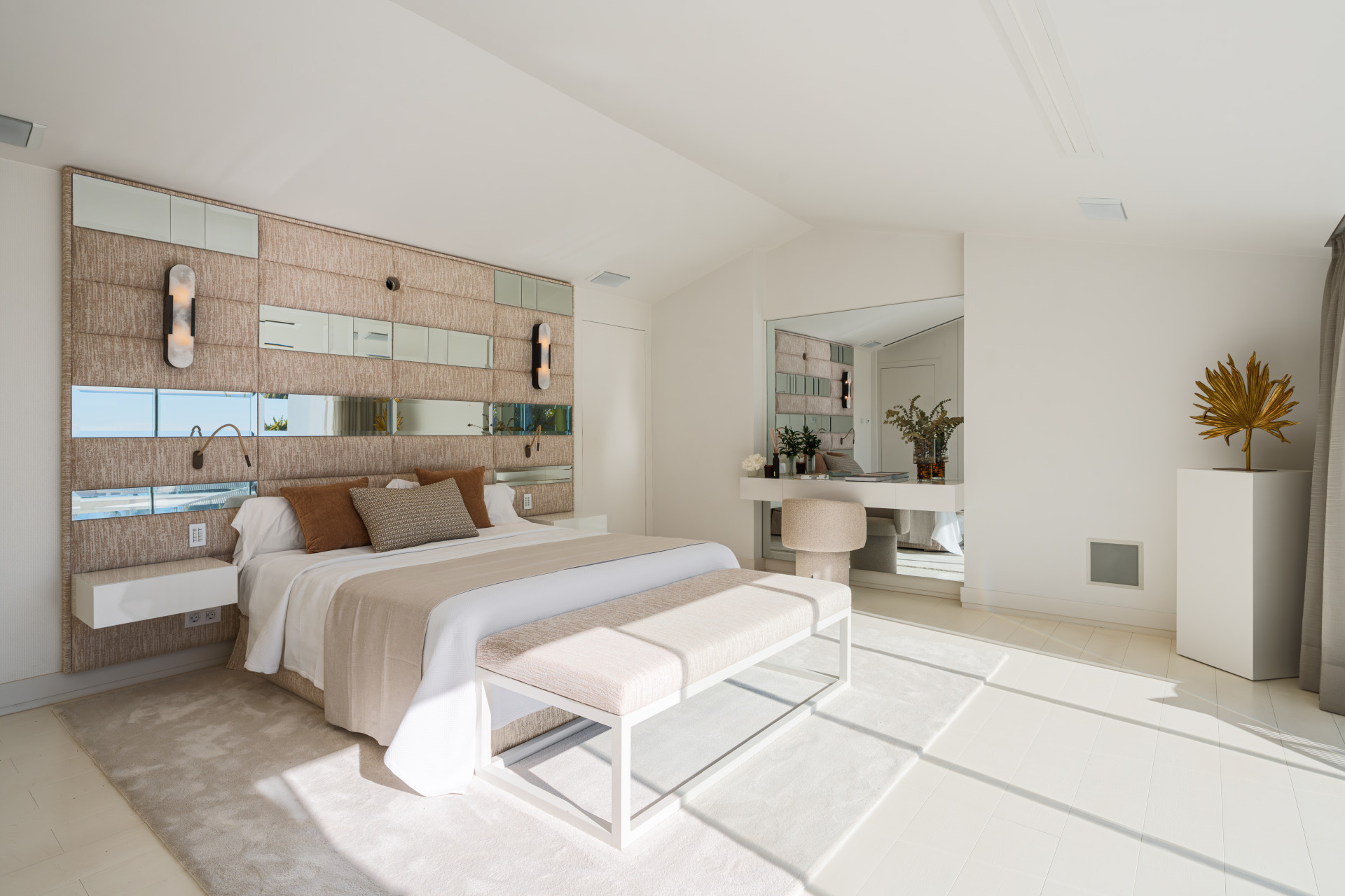  Image of Semi Detached House - 4 Bedrooms - 4 Bathrooms for sale in Malaga-Marbella-Spain, Image 21