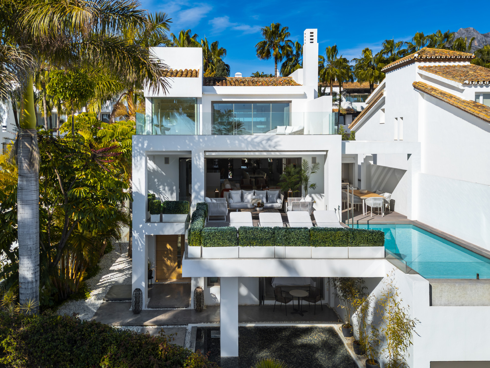  Image of Semi Detached House - 4 Bedrooms - 4 Bathrooms for sale in Malaga-Marbella-Spain, Image 31