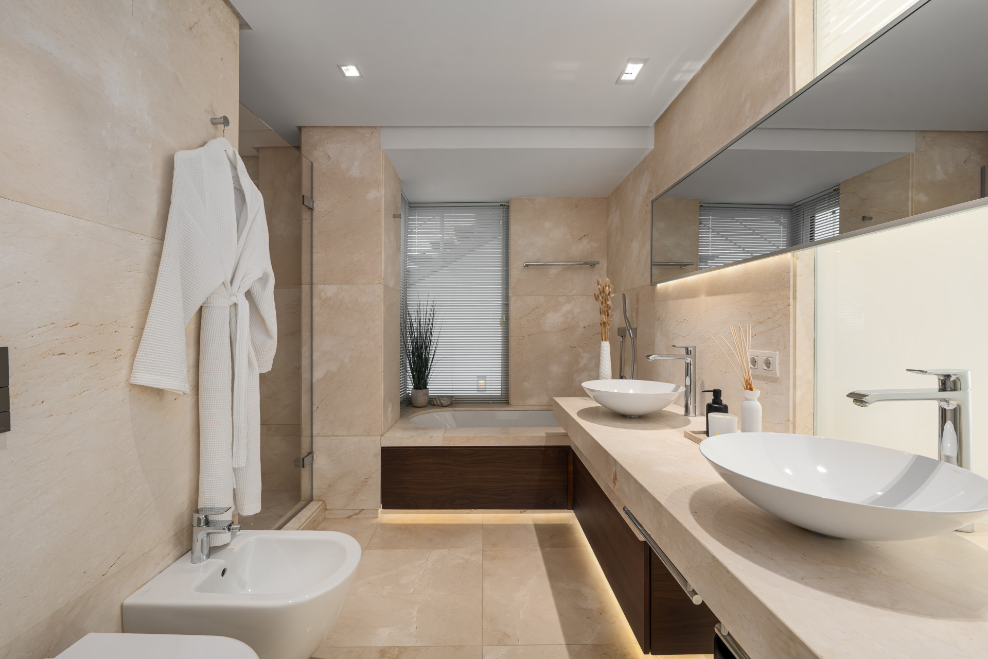  Image of Semi Detached House - 4 Bedrooms - 4 Bathrooms for sale in Malaga-Marbella-Spain, Image 18