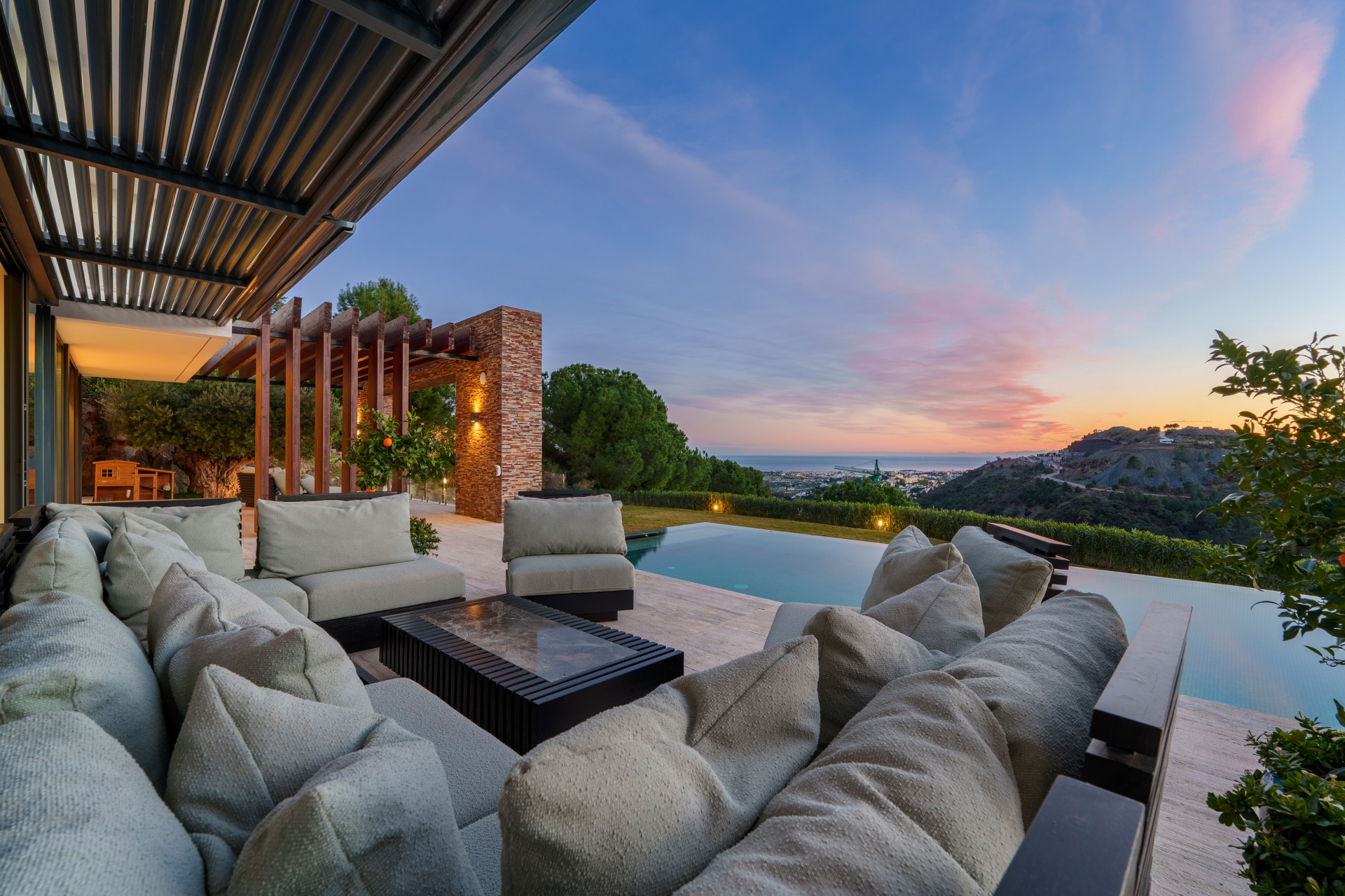  Image of Villa - 5 Bedrooms - 5 Bathrooms for sale in Malaga-Benahavis-Spain, Image 6