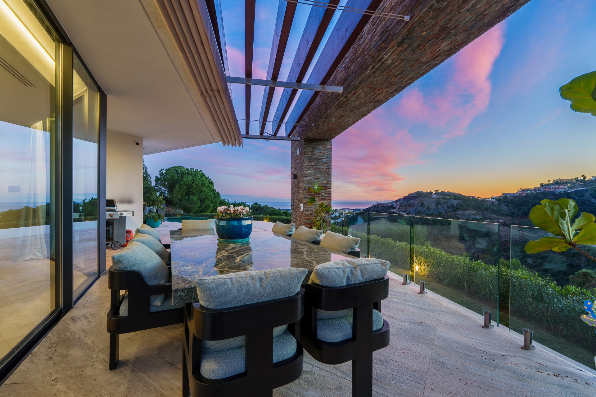  Image of Villa - 5 Bedrooms - 5 Bathrooms for sale in Malaga-Benahavis-Spain, Image 7