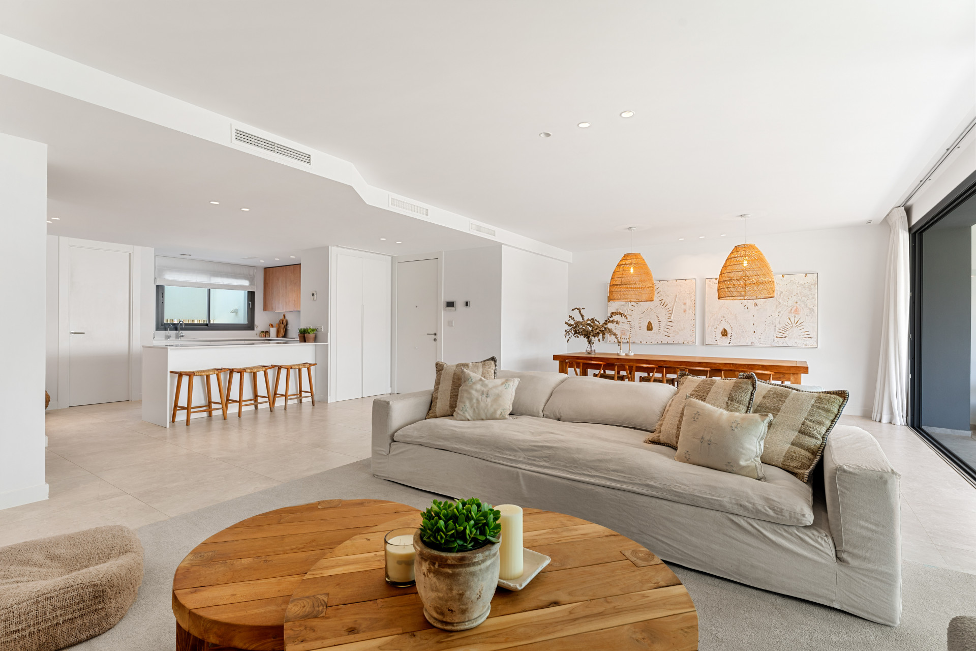Image of Apartment - 4 Bedrooms - 3 Bathrooms for Sale in Malaga-Marbella-Spain, Image 2