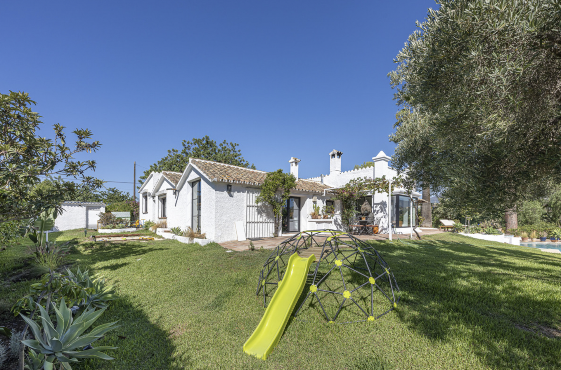  Image of Villa - 3 Bedrooms - 2 Bathrooms for sale in Malaga-San Pedro de Alcantara-Spain, Image 24