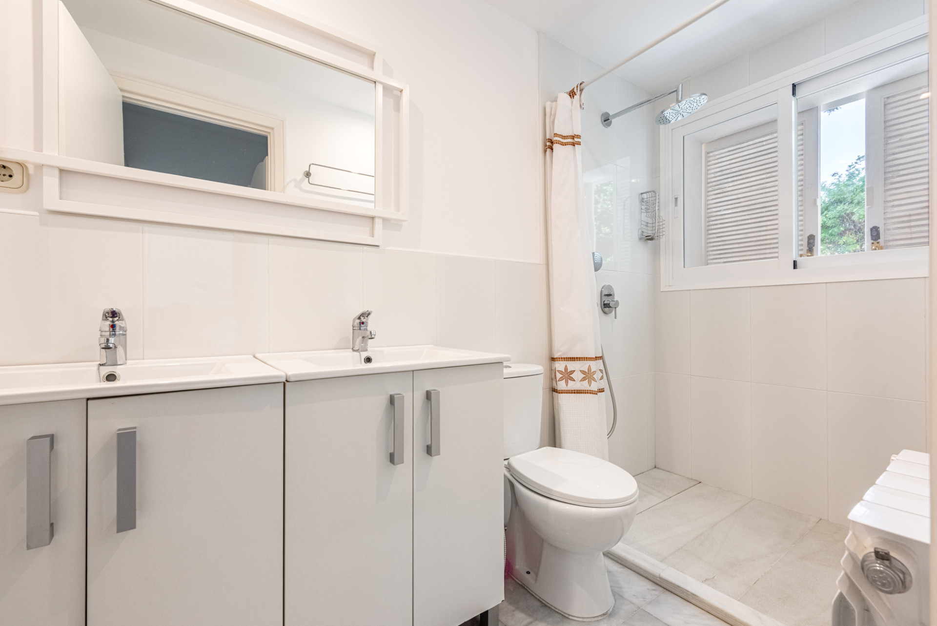  Image of Semi Detached Villa - 7 Bedrooms - 7 Bathrooms for sale in Malaga-Marbella-Spain, Image 20