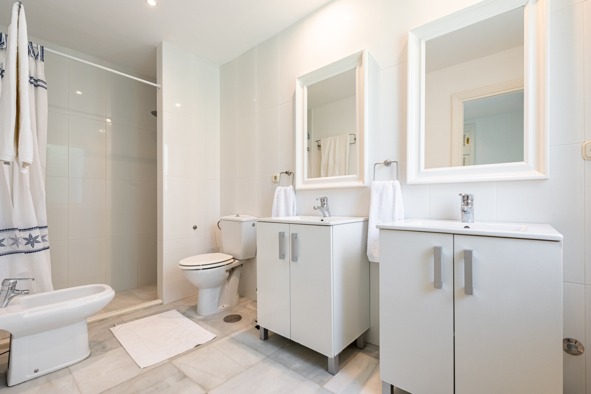  Image of Semi Detached Villa - 7 Bedrooms - 7 Bathrooms for sale in Malaga-Marbella-Spain, Image 15