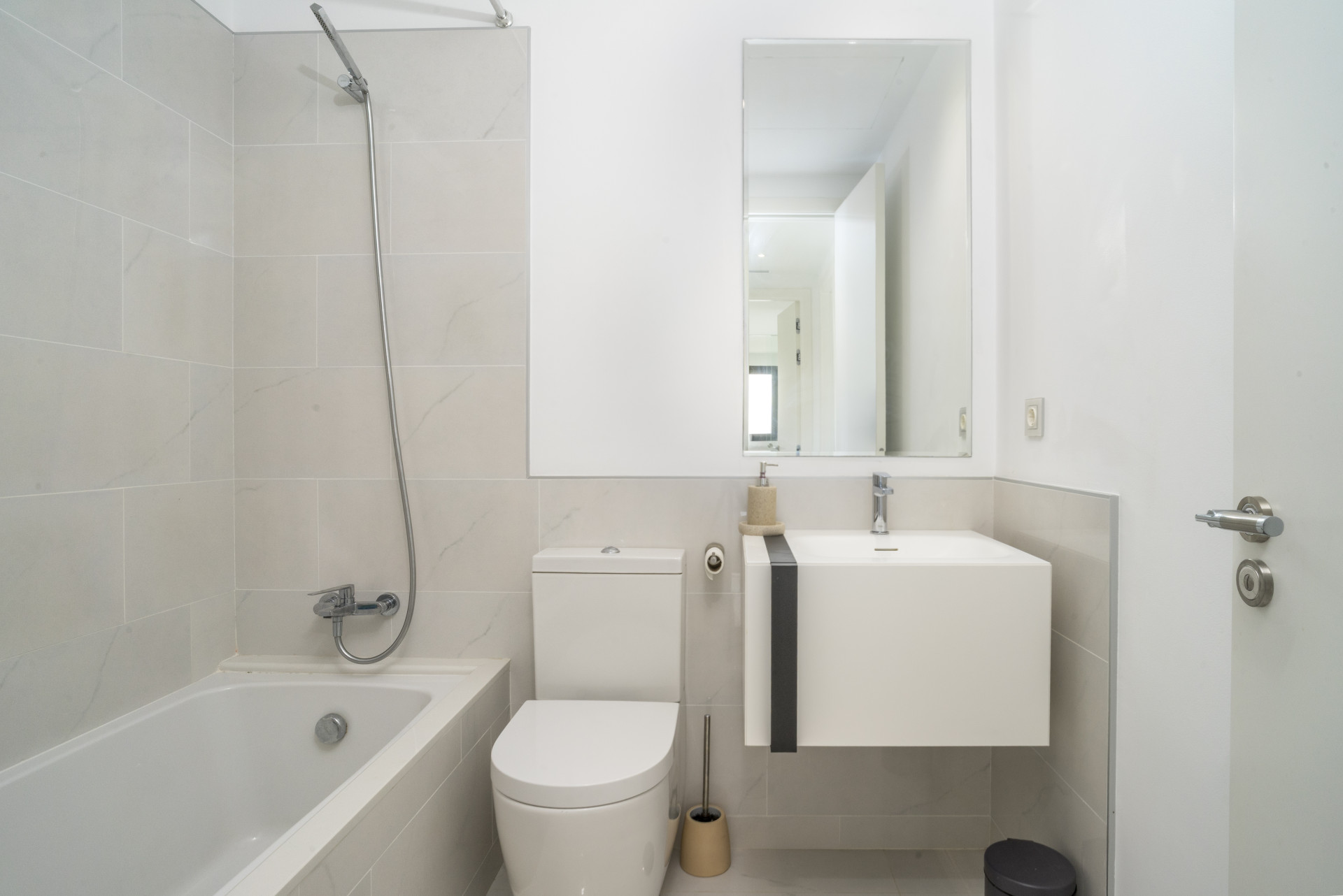  Image of Penthouse - 3 Bedrooms - 2 Bathrooms for sale in Malaga-Estepona-Spain, Image 23