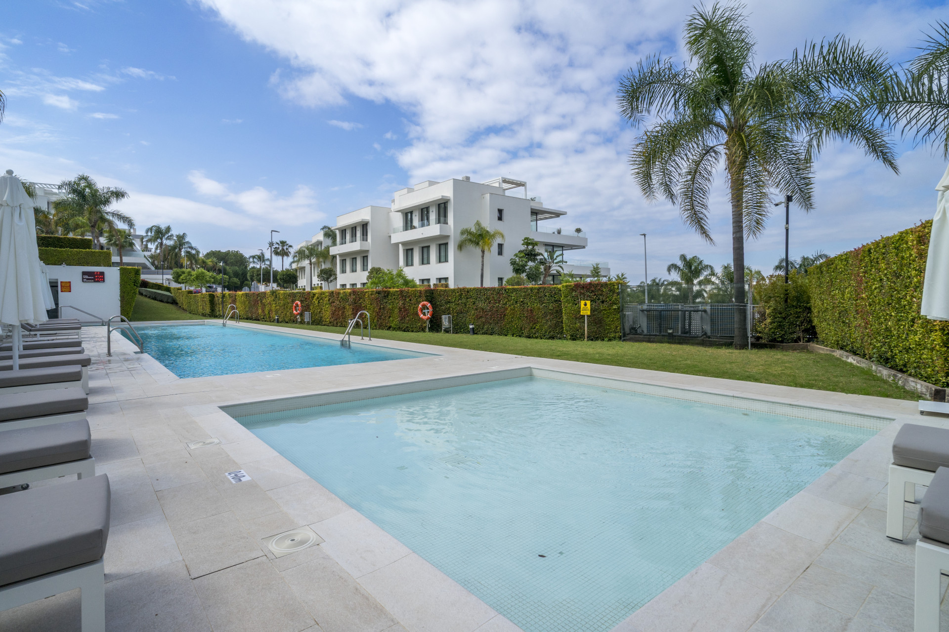  Image of Penthouse - 3 Bedrooms - 2 Bathrooms for sale in Malaga-Estepona-Spain, Image 8