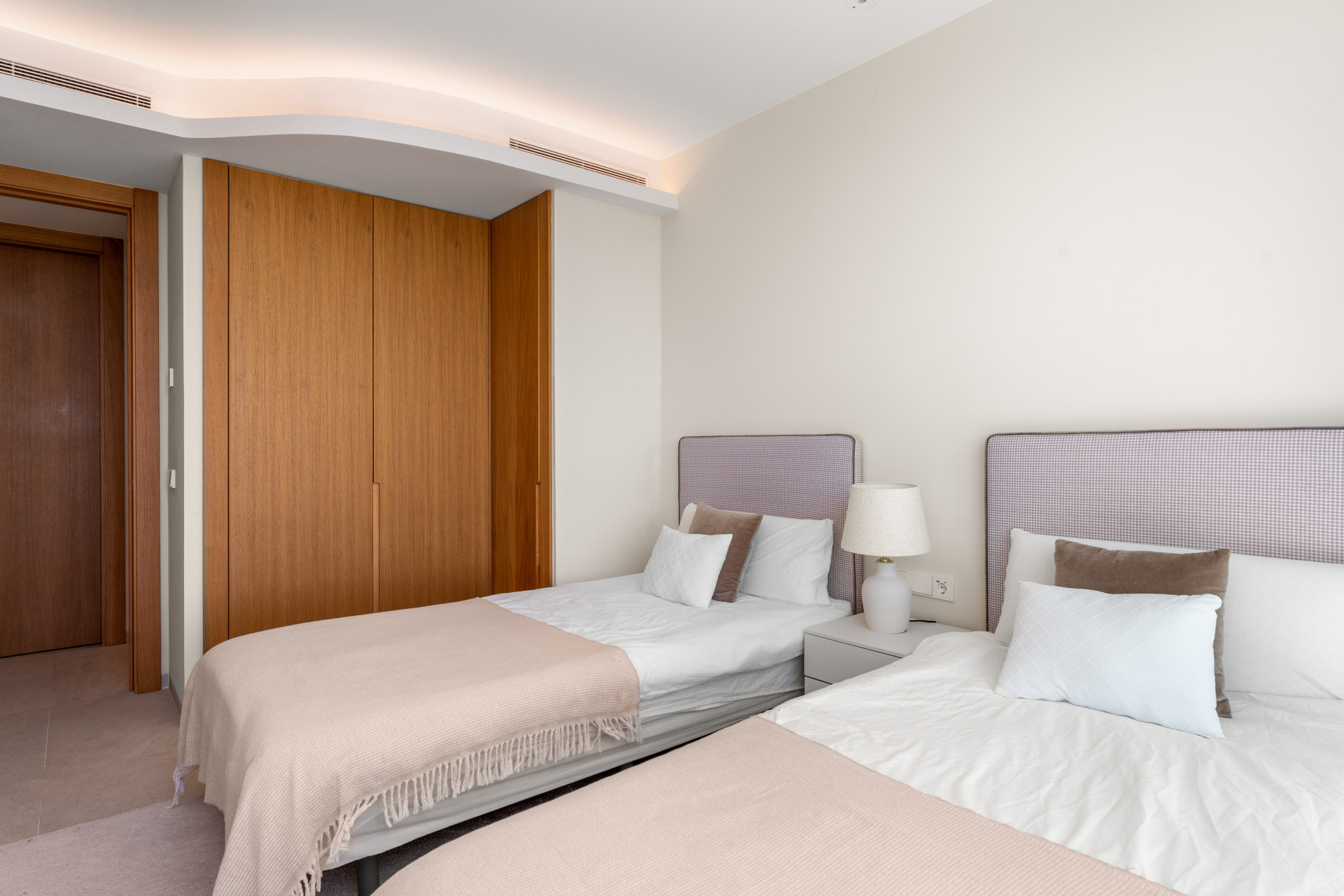  Image of Duplex Penthouse - 3 Bedrooms - 2 Bathrooms for sale in Malaga-Benahavis-Spain, Image 30