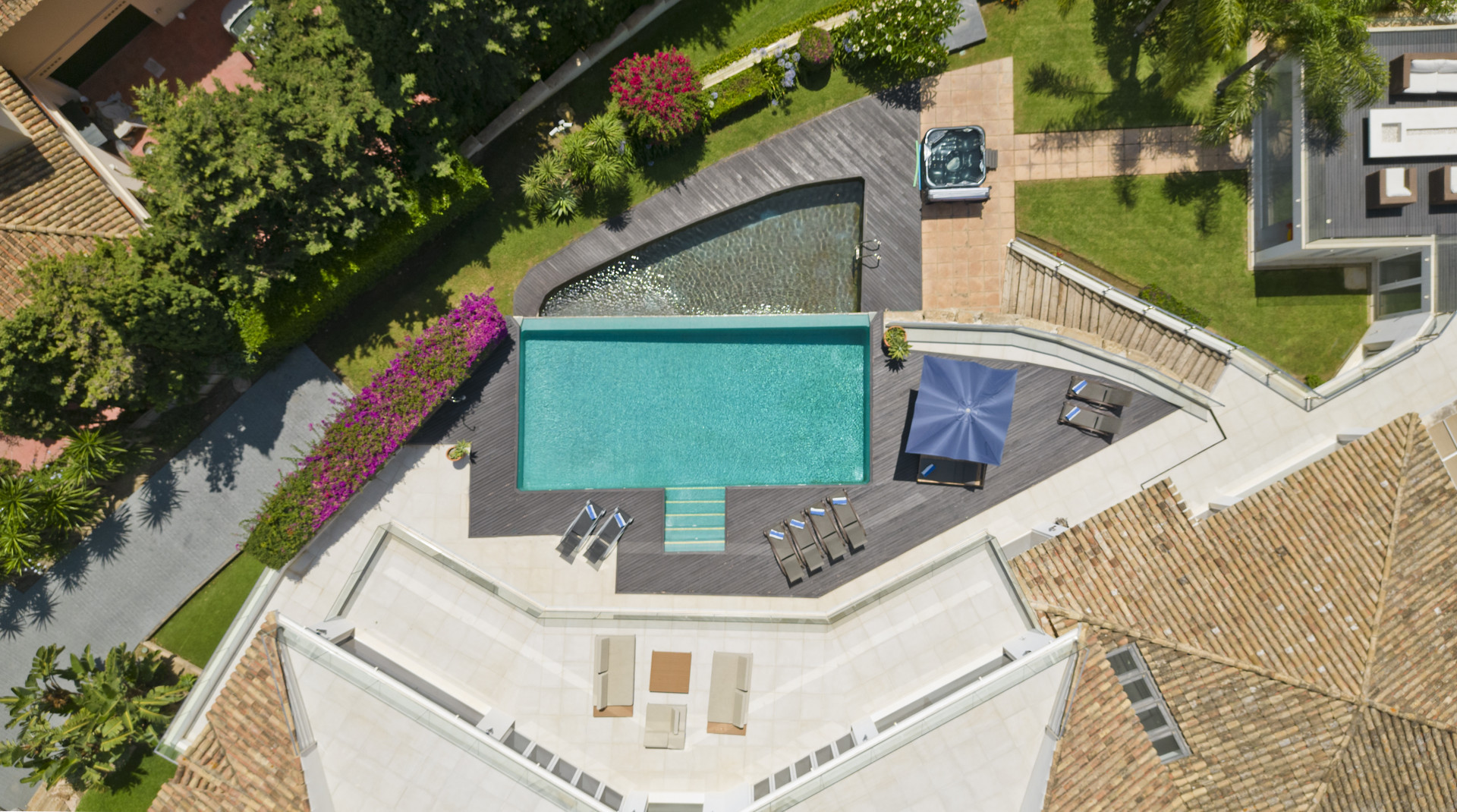  Image of Villa - 5 Bedrooms - 5 Bathrooms for sale in Malaga-Marbella-Spain, Image 6