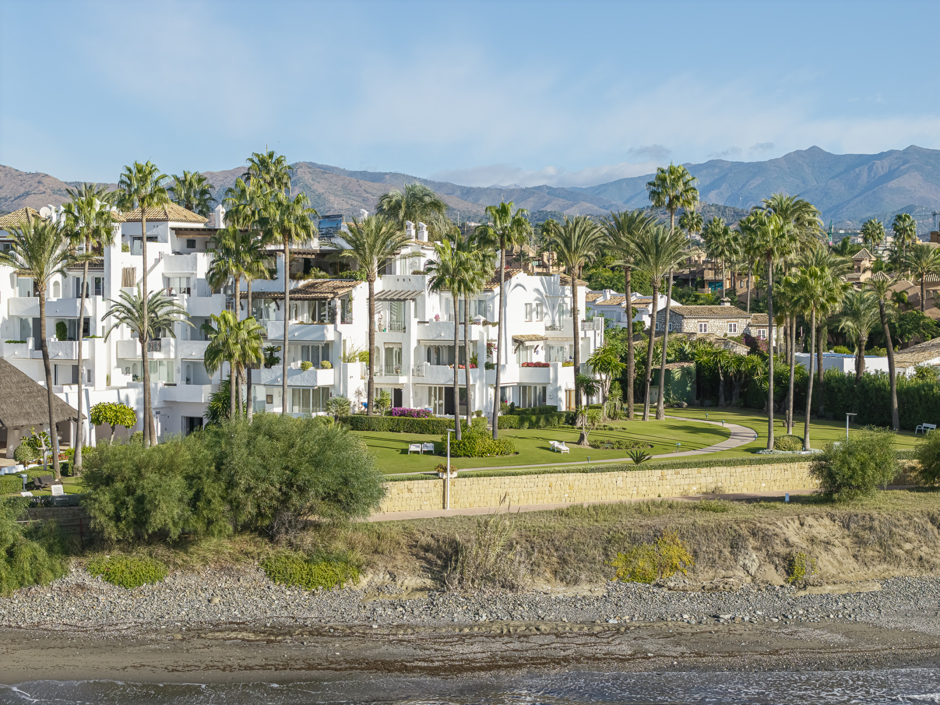  Image of Ground Floor Apartment - 3 Bedrooms - 3 Bathrooms for sale in Malaga-Estepona-Spain, Image 25