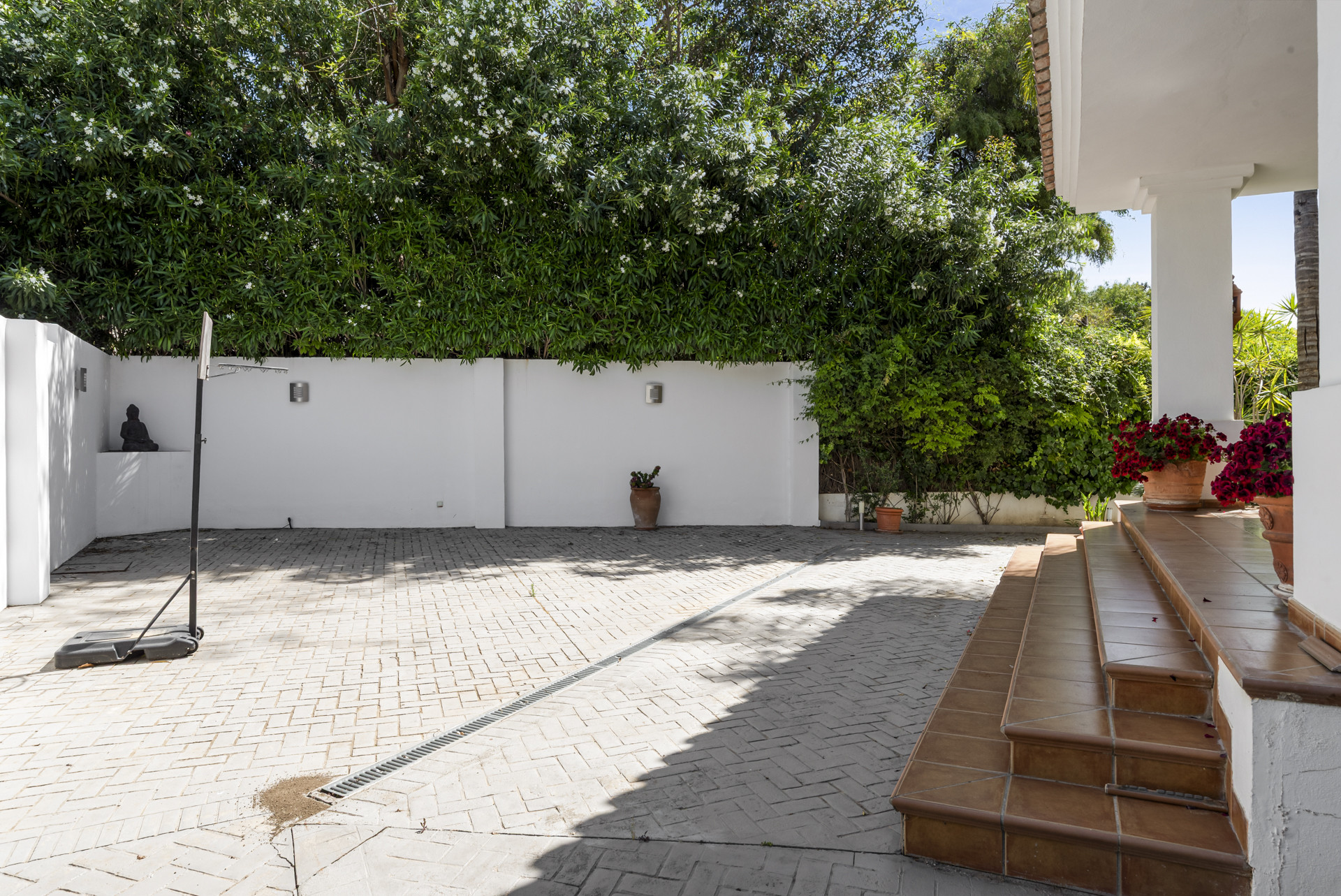  Image of Villa - 6 Bedrooms - 6 Bathrooms for sale in Malaga-Benahavis-Spain, Image 46