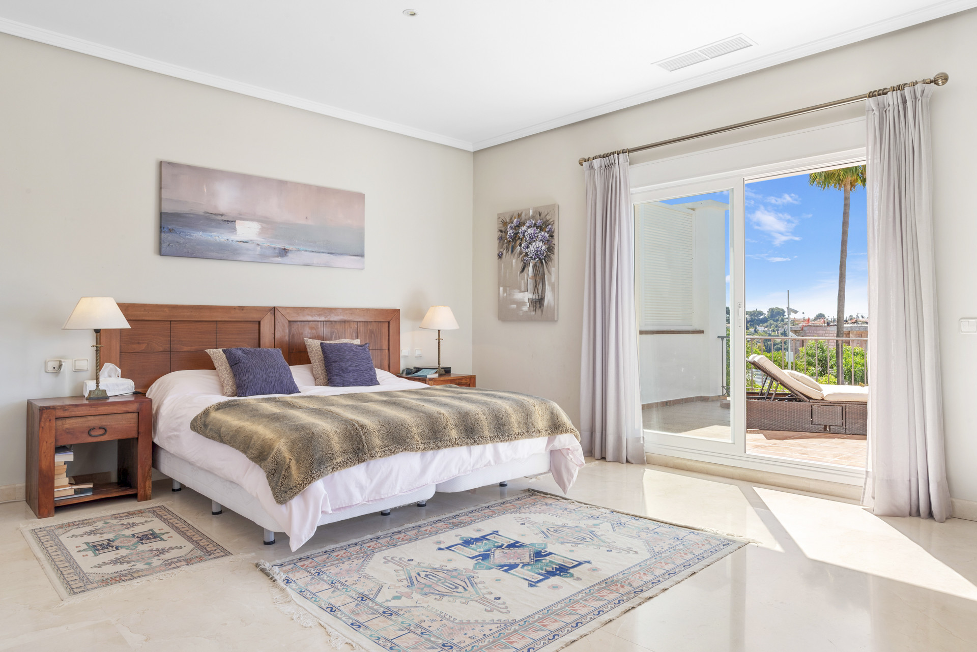  Image of Villa - 6 Bedrooms - 6 Bathrooms for sale in Malaga-Benahavis-Spain, Image 9