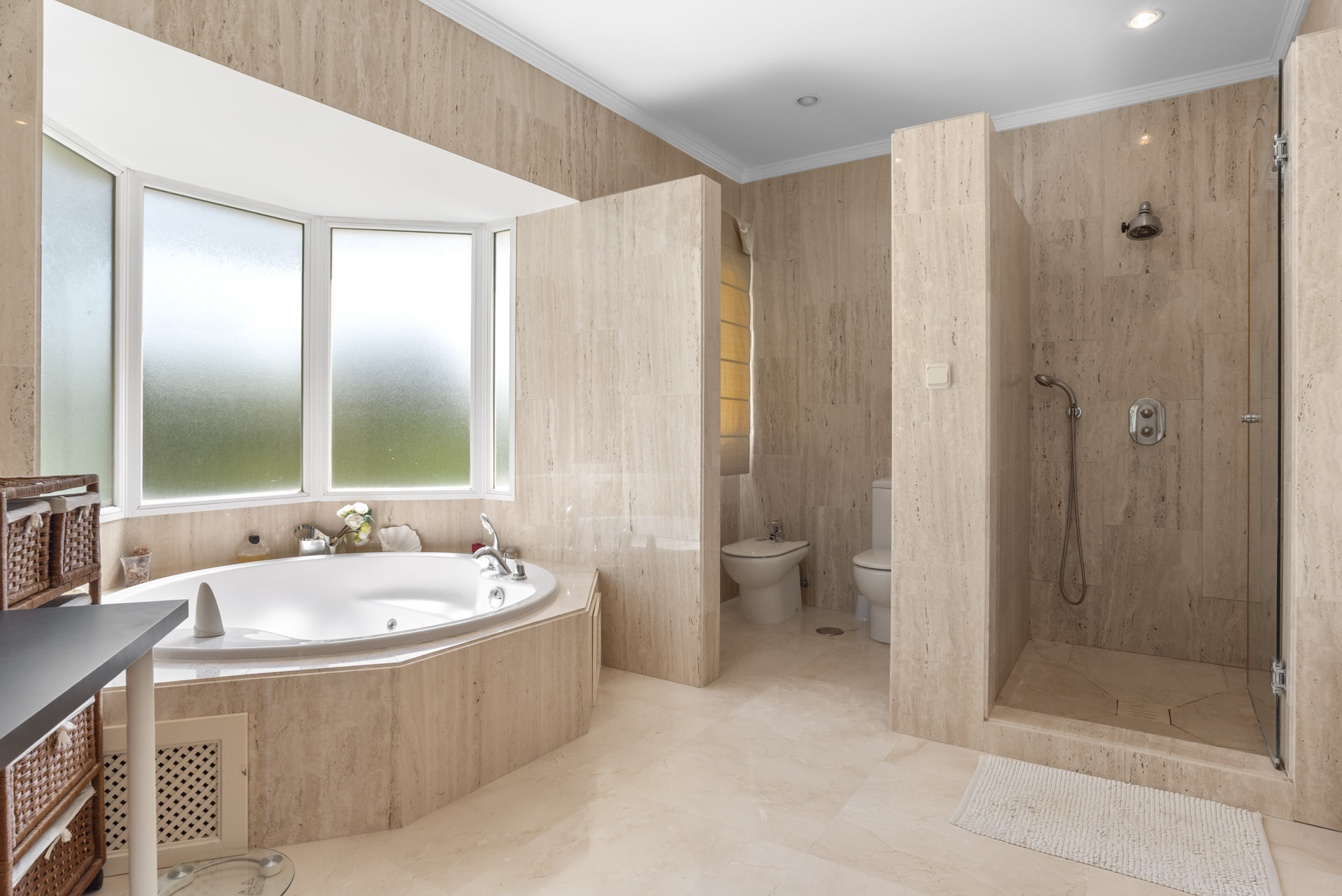  Image of Villa - 6 Bedrooms - 6 Bathrooms for sale in Malaga-Benahavis-Spain, Image 24