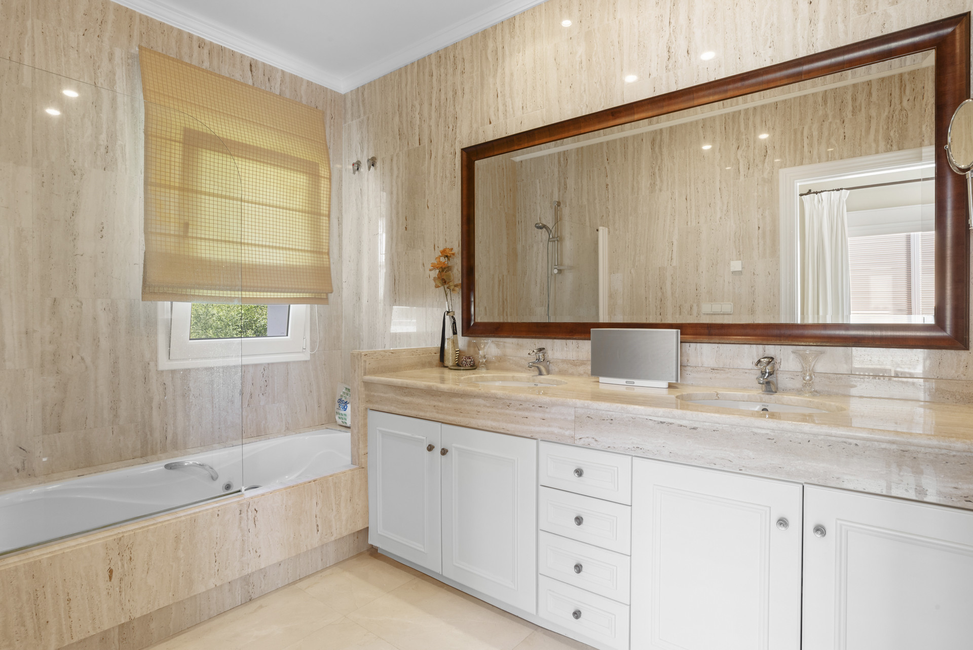  Image of Villa - 6 Bedrooms - 6 Bathrooms for sale in Malaga-Benahavis-Spain, Image 30