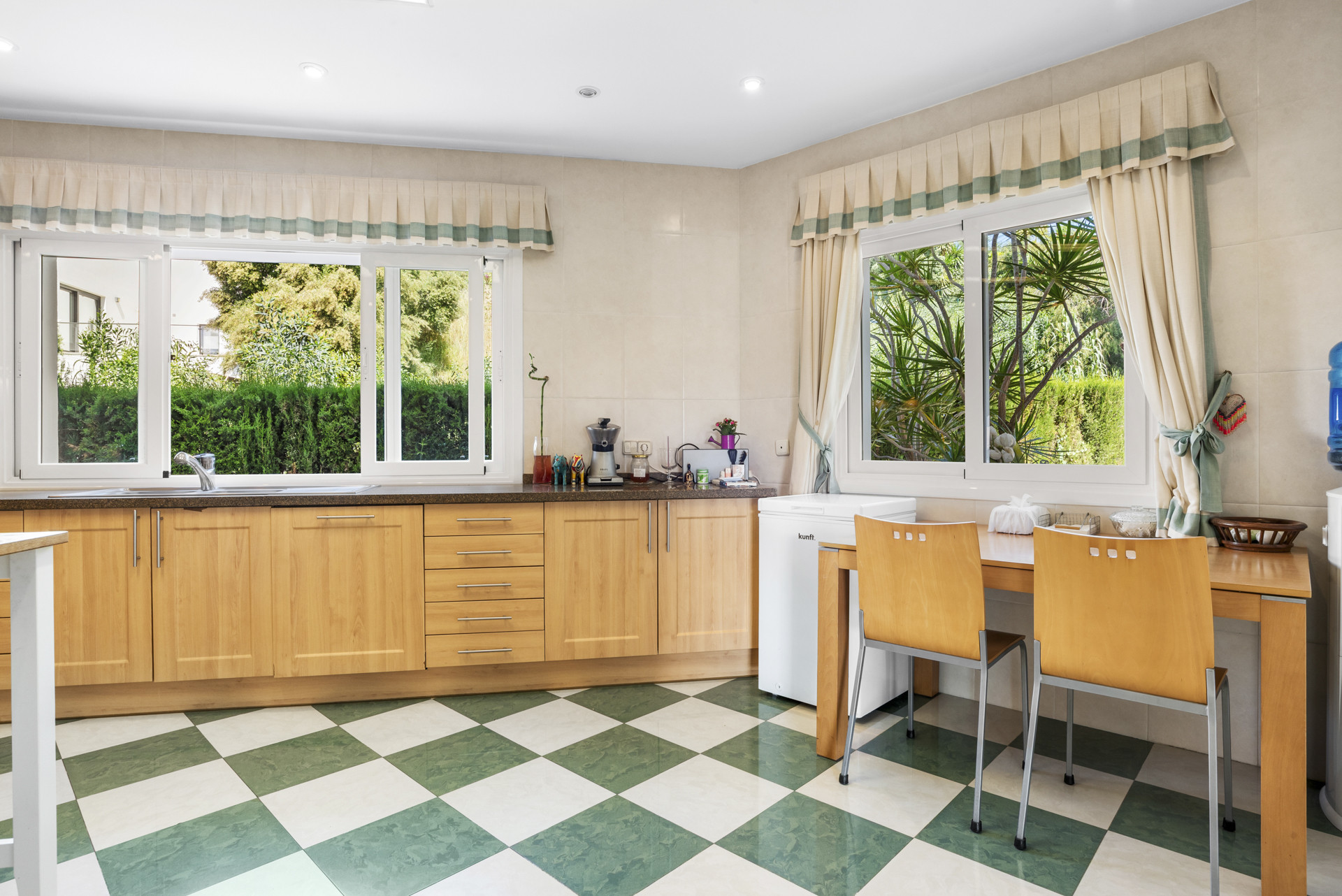  Image of Villa - 6 Bedrooms - 6 Bathrooms for sale in Malaga-Benahavis-Spain, Image 18