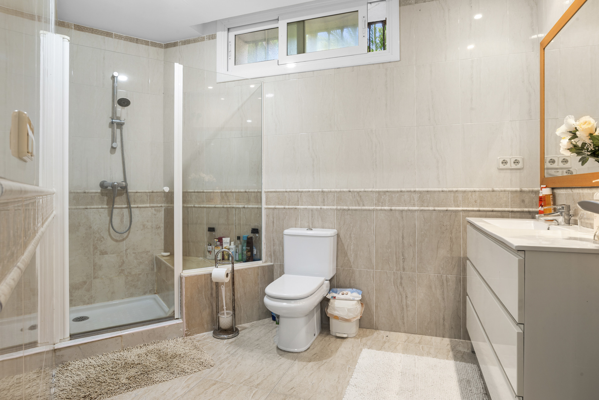  Image of Villa - 6 Bedrooms - 6 Bathrooms for sale in Malaga-Benahavis-Spain, Image 28