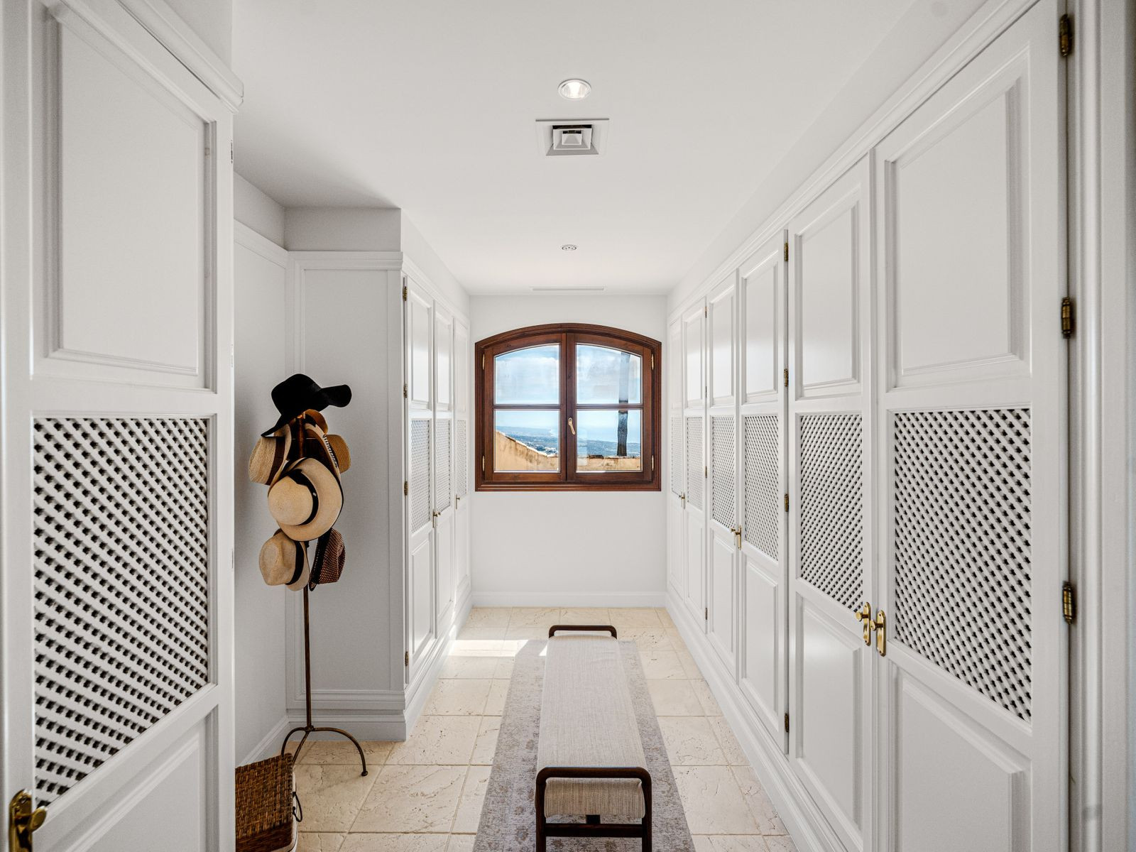  Image of Villa - 5 Bedrooms - 5 Bathrooms for sale in Malaga-Benahavis-Spain, Image 24