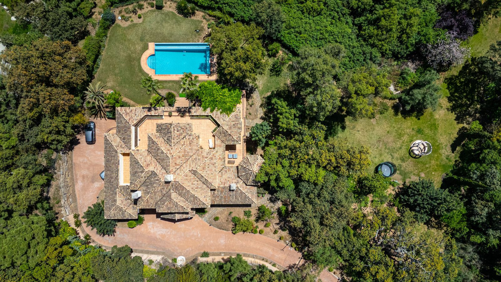  Image of Villa - 5 Bedrooms - 5 Bathrooms for sale in Malaga-Benahavis-Spain, Image 49
