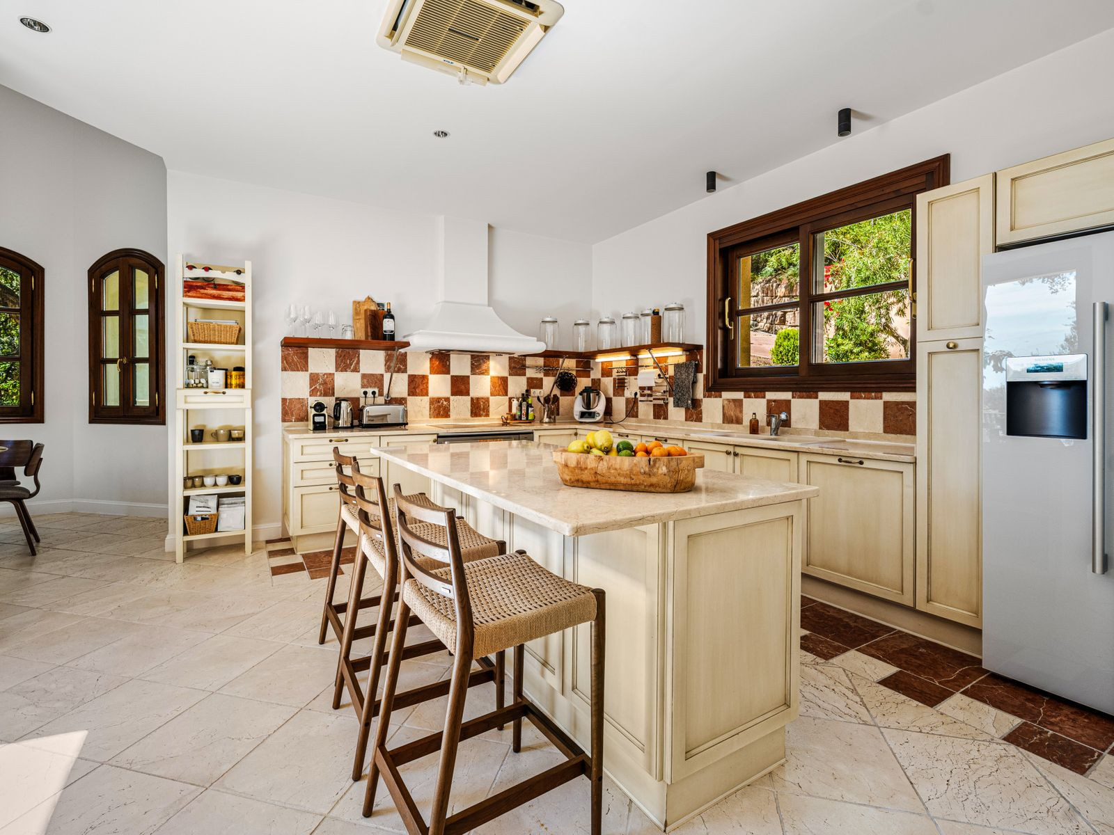  Image of Villa - 5 Bedrooms - 5 Bathrooms for sale in Malaga-Benahavis-Spain, Image 16