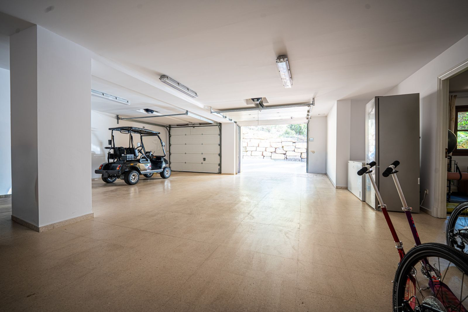 Image of Villa - 5 Bedrooms - 5 Bathrooms for sale in Malaga-Benahavis-Spain, Image 32