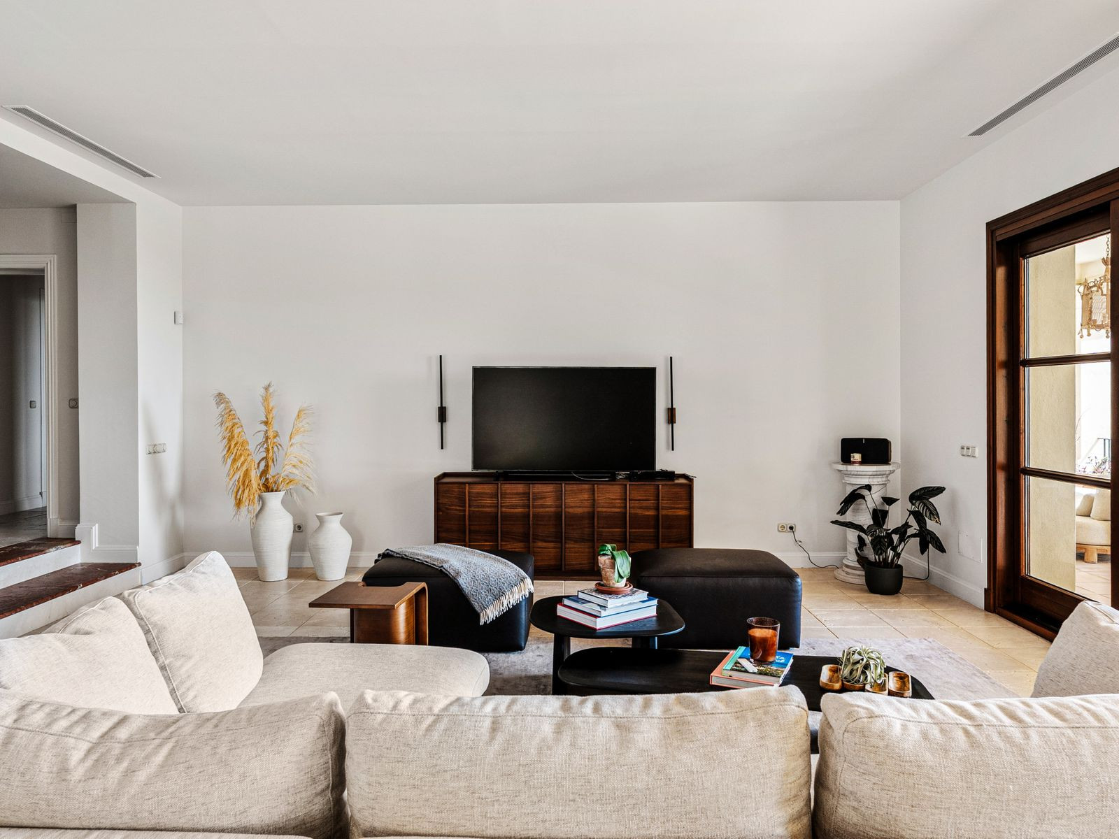  Image of Villa - 5 Bedrooms - 5 Bathrooms for sale in Malaga-Benahavis-Spain, Image 10