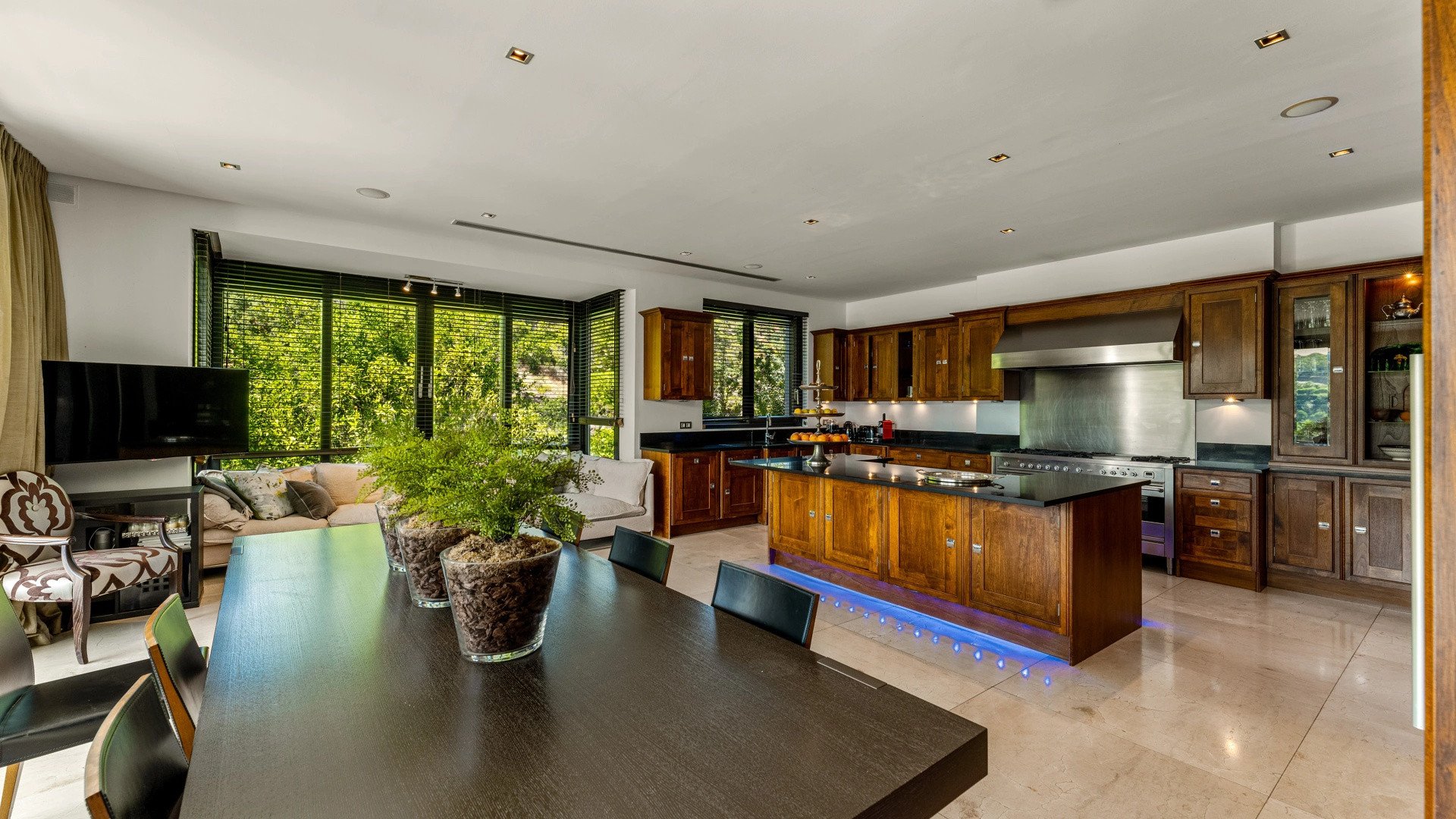 Image of Villa - 6 Bedrooms - 6 Bathrooms for Sale in Malaga-Benahavis-Spain, Image 5