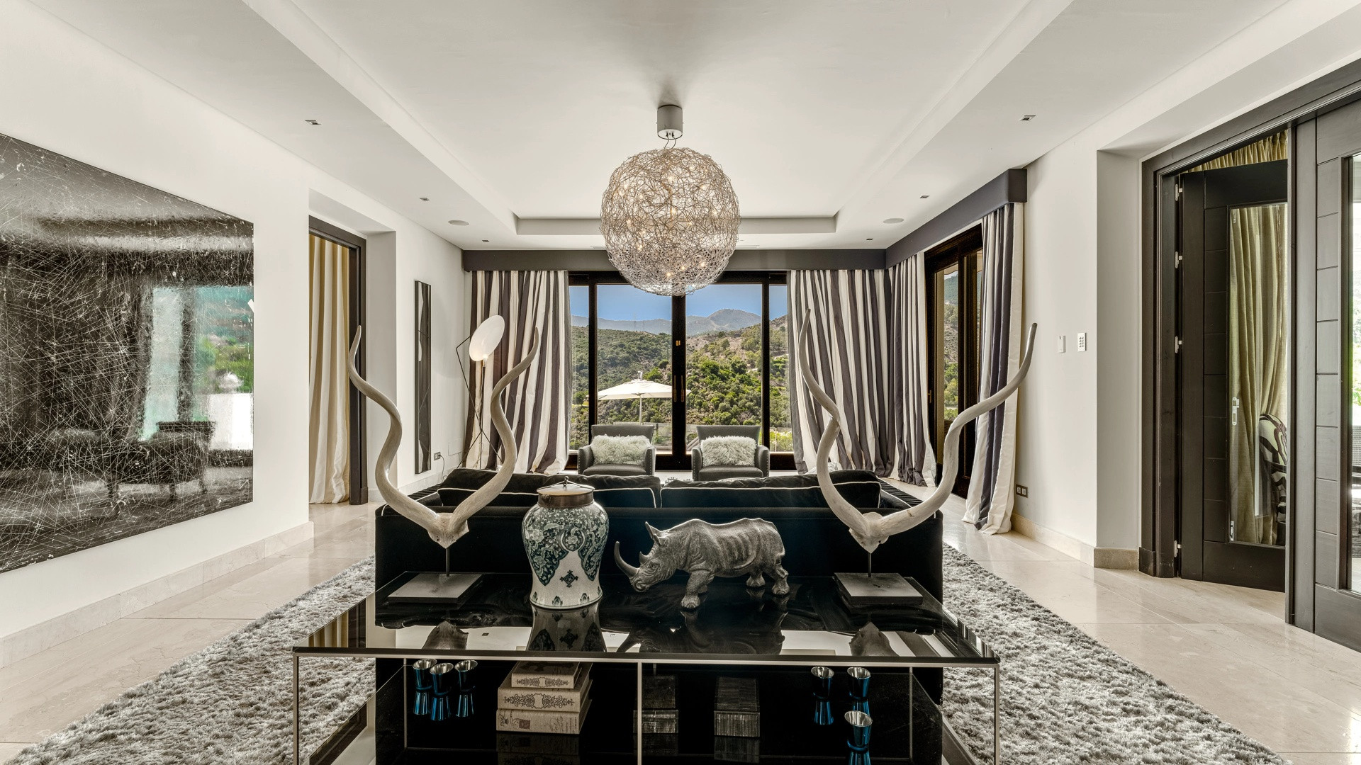  Image of Villa - 6 Bedrooms - 6 Bathrooms for sale in Malaga-Benahavis-Spain, Image 6