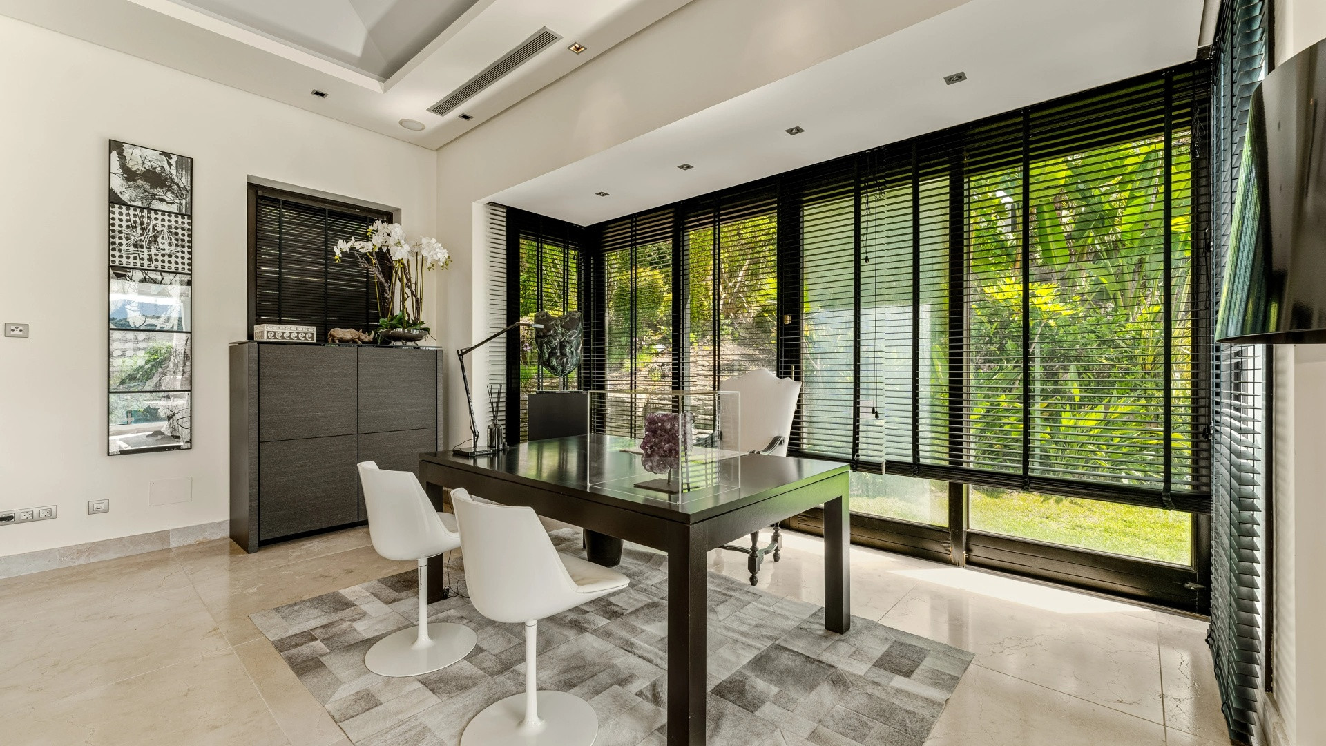 Image of Villa - 6 Bedrooms - 6 Bathrooms for sale in Malaga-Benahavis-Spain, Image 9
