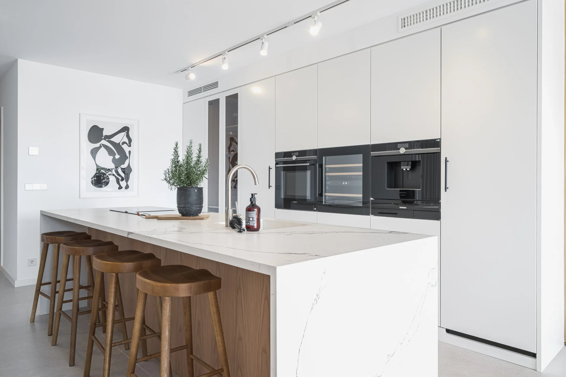 Stylish Refurbished Apartment Surrounded by the Finest Golf Courses in Les Belvederes - Nueva Andalucia