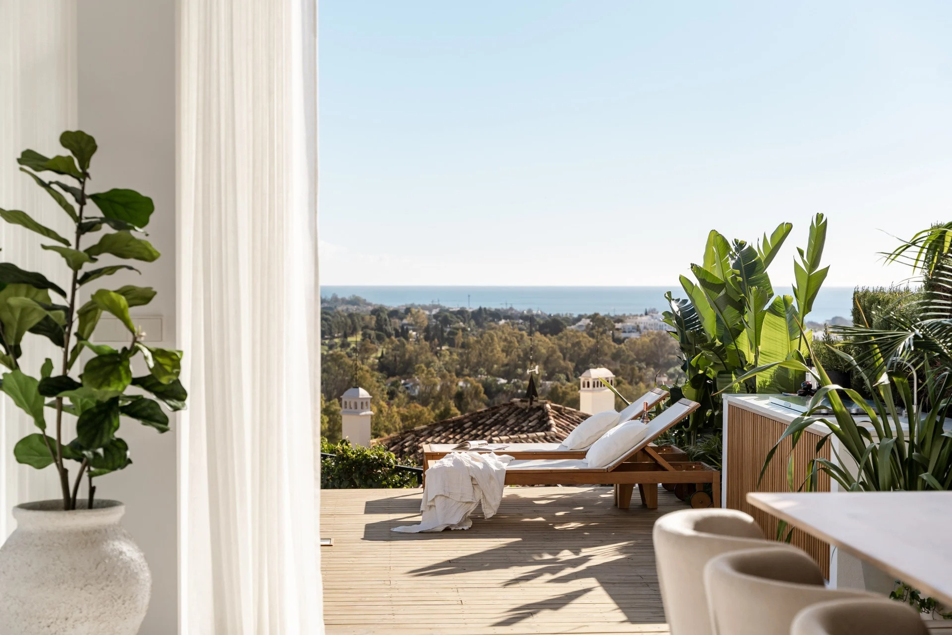 Stylish Refurbished Apartment Surrounded by the Finest Golf Courses in Les Belvederes - Nueva Andalucia