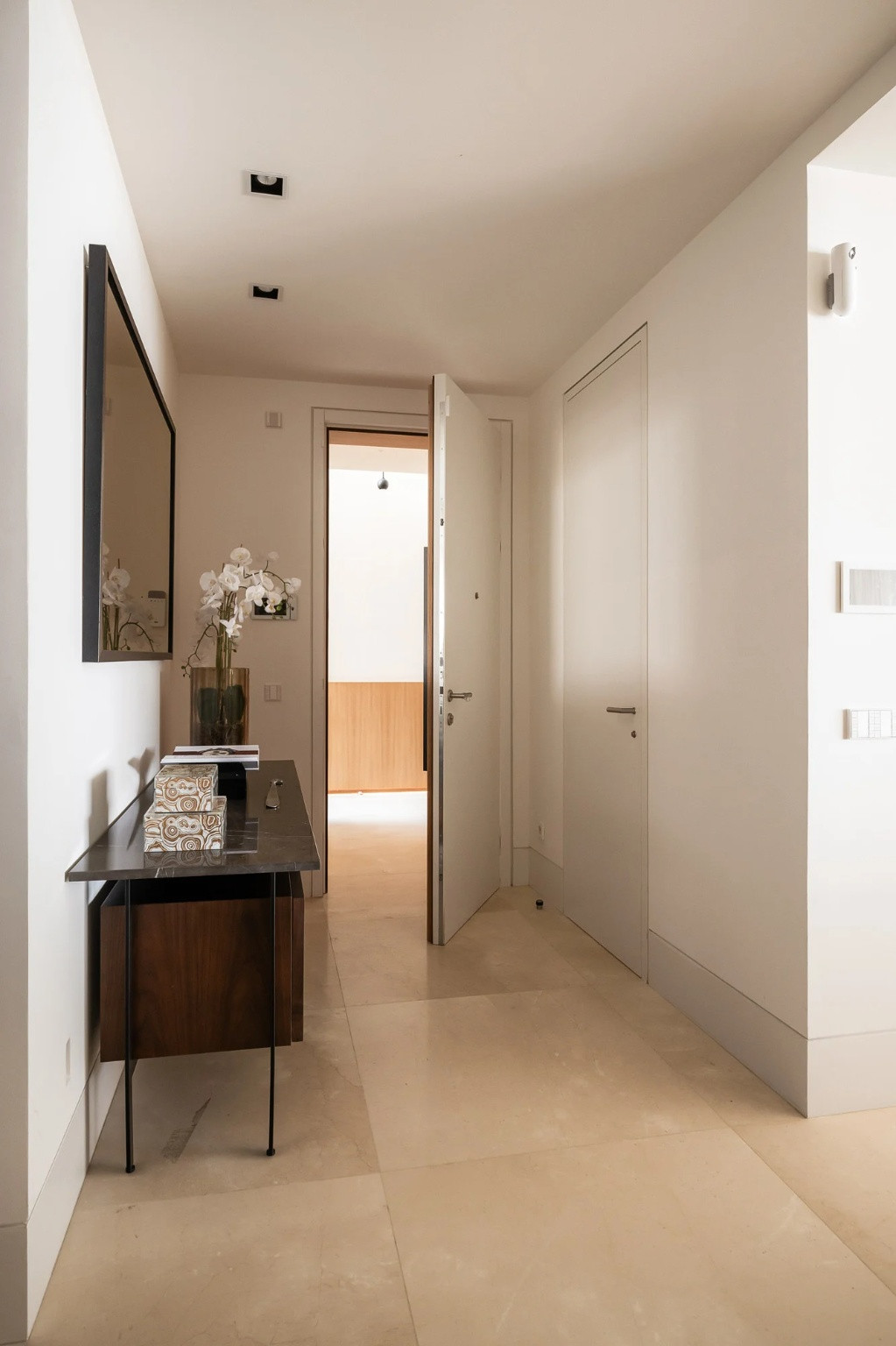  Image of Apartment - 3 Bedrooms - 3 Bathrooms for sale in Malaga-Benahavis-Spain, Image 34