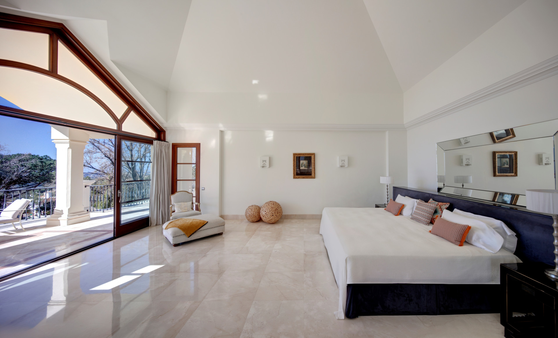  Image of Villa - 5 Bedrooms - 5 Bathrooms for sale in Malaga-Marbella-Spain, Image 8