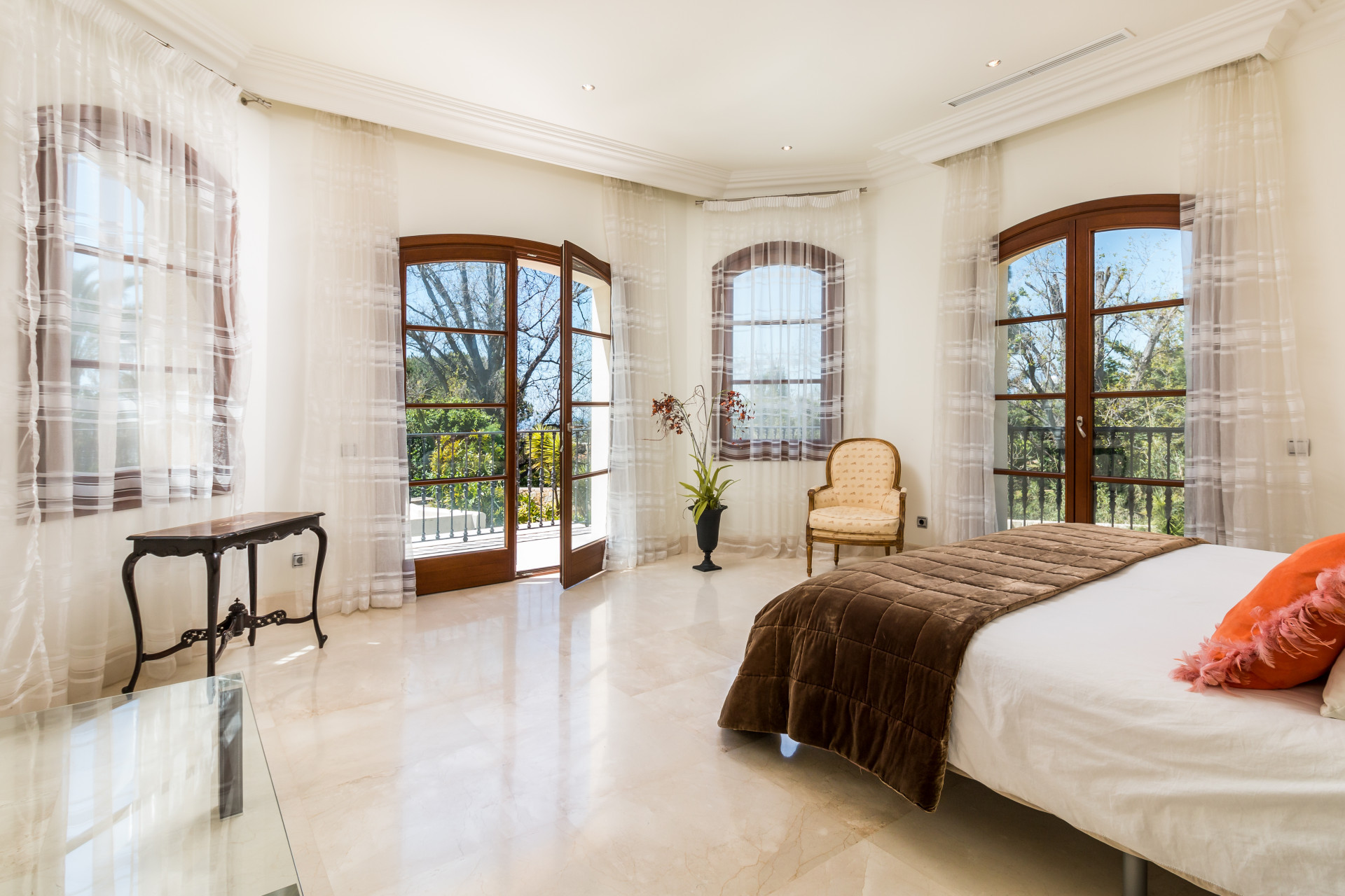  Image of Villa - 5 Bedrooms - 5 Bathrooms for sale in Malaga-Marbella-Spain, Image 18