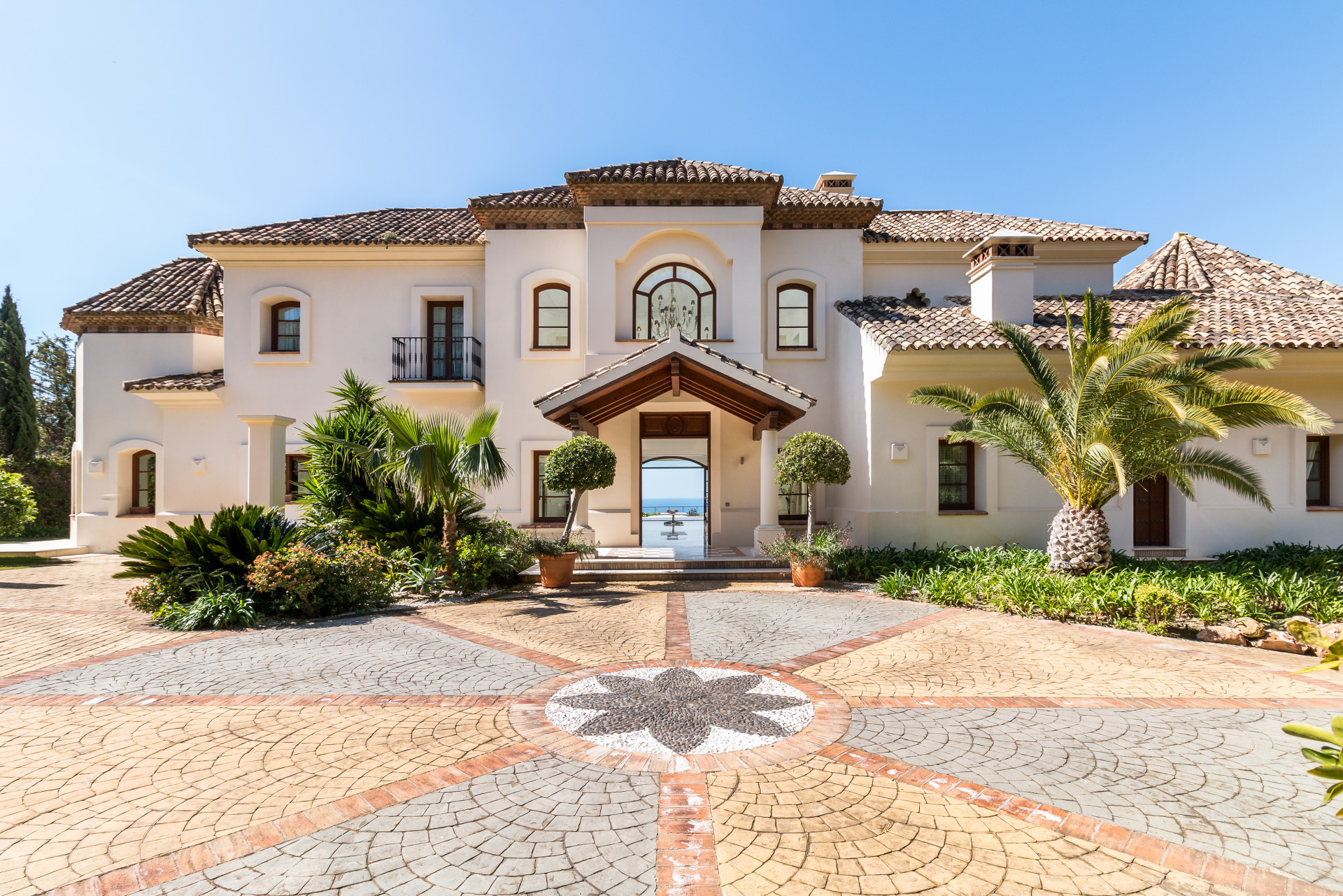 Image of Villa - 5 Bedrooms - 5 Bathrooms for sale in Malaga-Marbella-Spain, Image 6