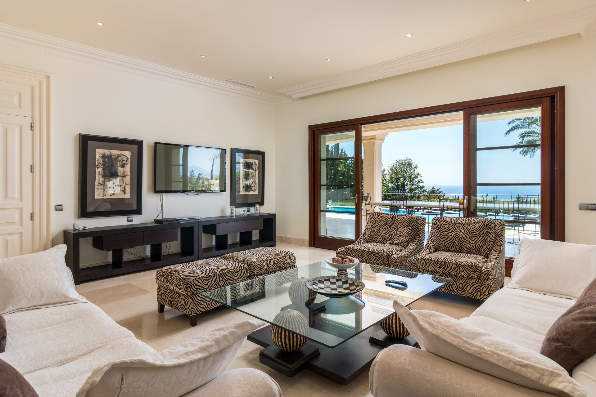  Image of Villa - 5 Bedrooms - 5 Bathrooms for sale in Malaga-Marbella-Spain, Image 12