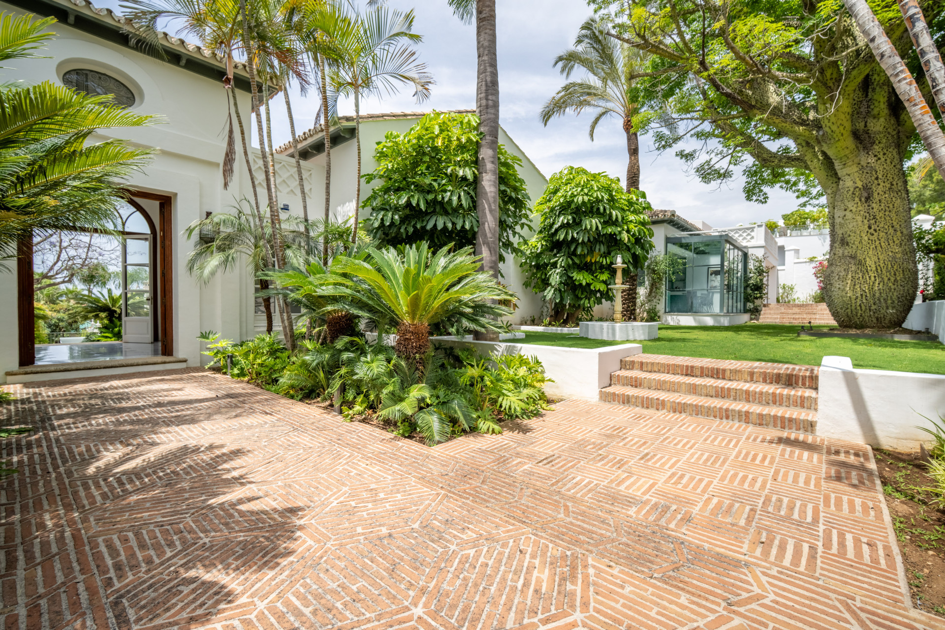 Image of Villa - 6 Bedrooms - 6 Bathrooms for Sale in Malaga-Marbella-Spain, Image 4