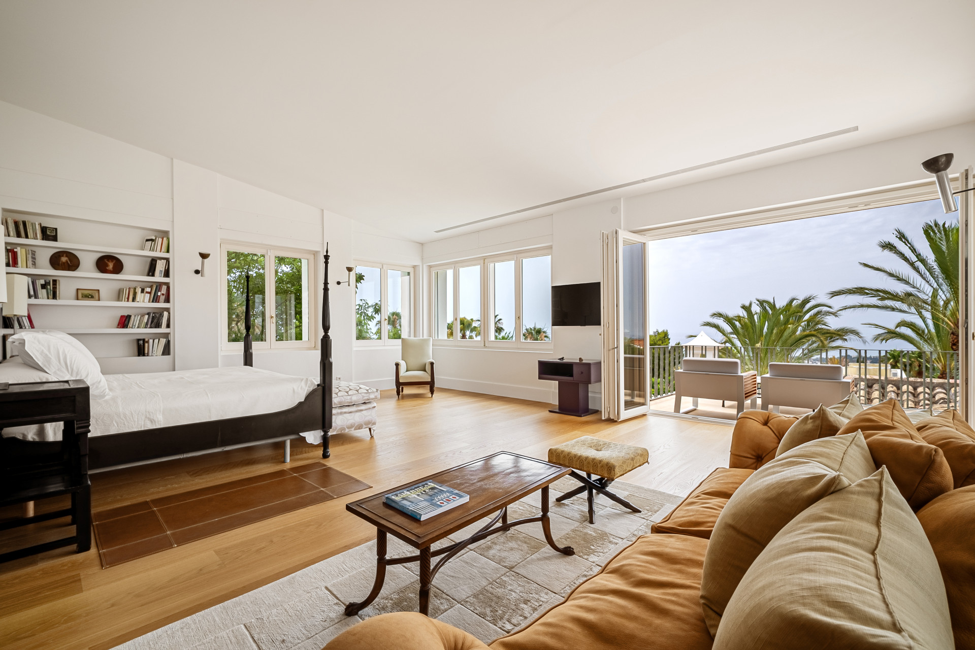 Image of Villa - 6 Bedrooms - 6 Bathrooms for sale in Malaga-Marbella-Spain, Image 10