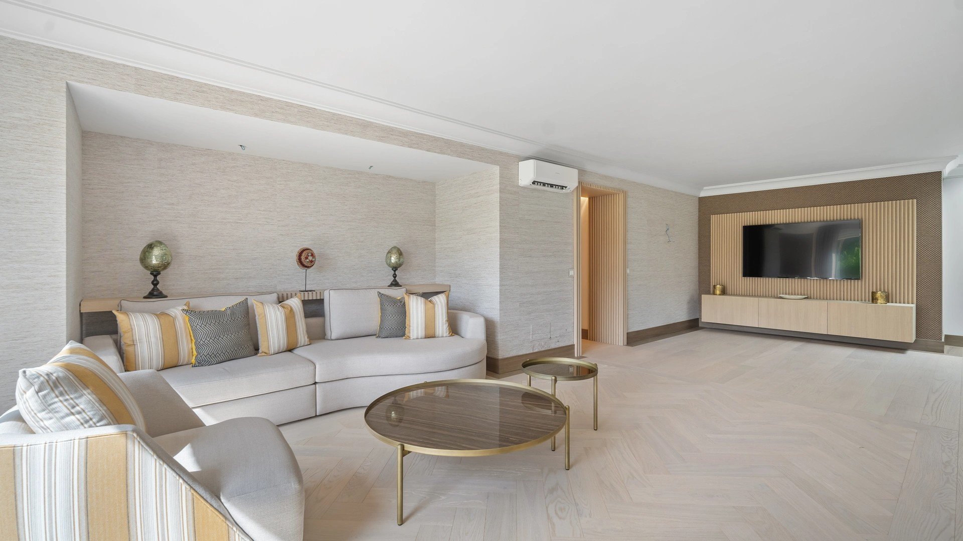  Image of Villa - 15 Bedrooms - 13 Bathrooms for sale in Malaga-Benahavis-Spain, Image 17
