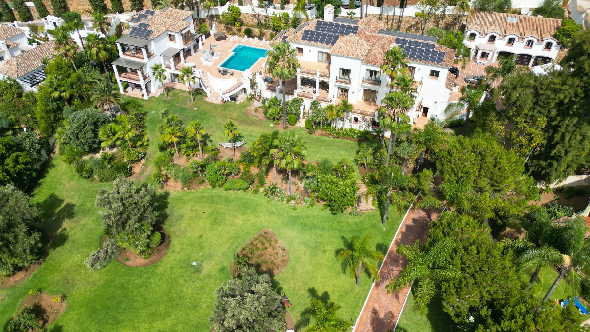  Image of Villa - 15 Bedrooms - 13 Bathrooms for sale in Malaga-Benahavis-Spain, Image 44