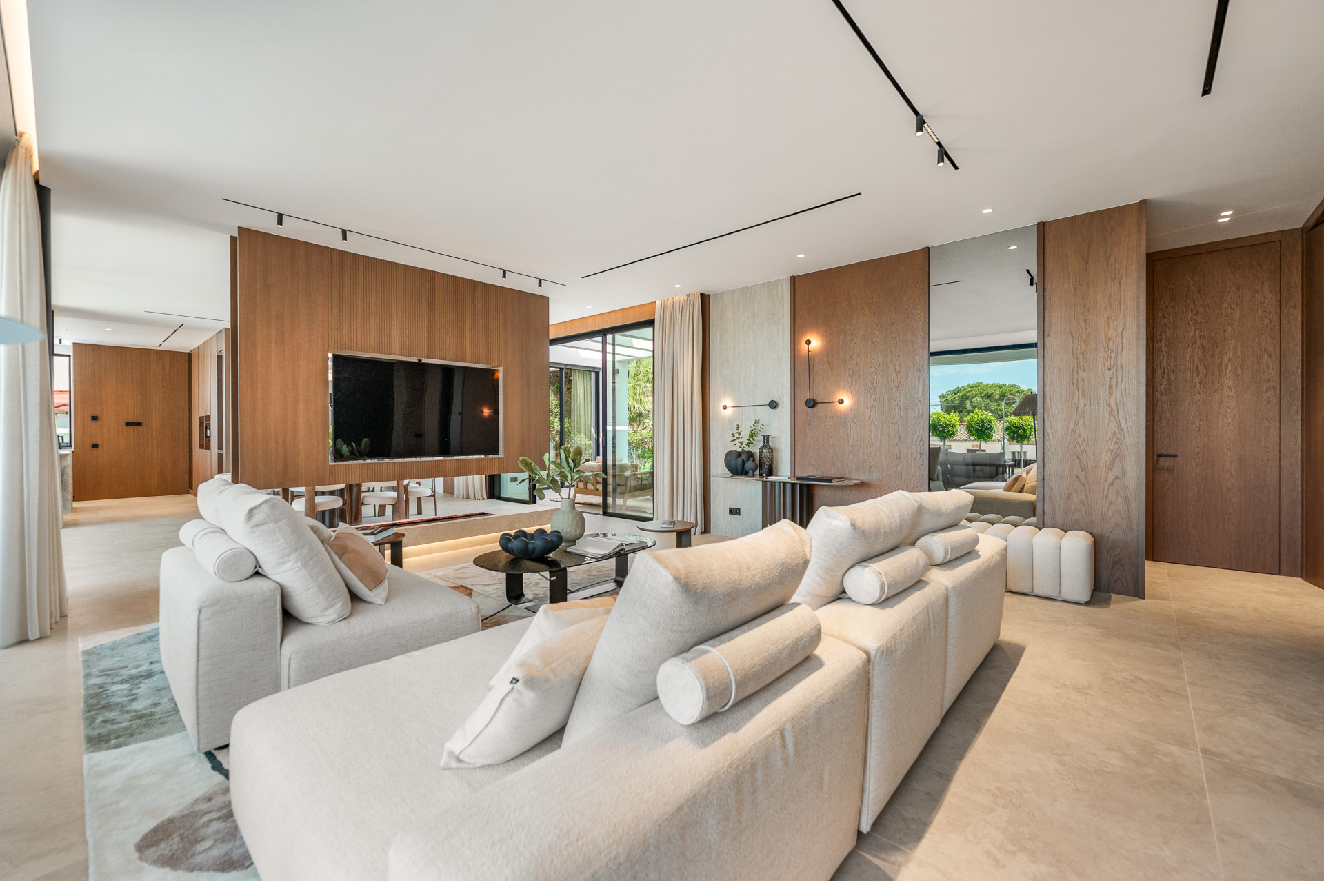  Image of Villa - 6 Bedrooms - 8 Bathrooms for sale in Malaga-Marbella-Spain, Image 6