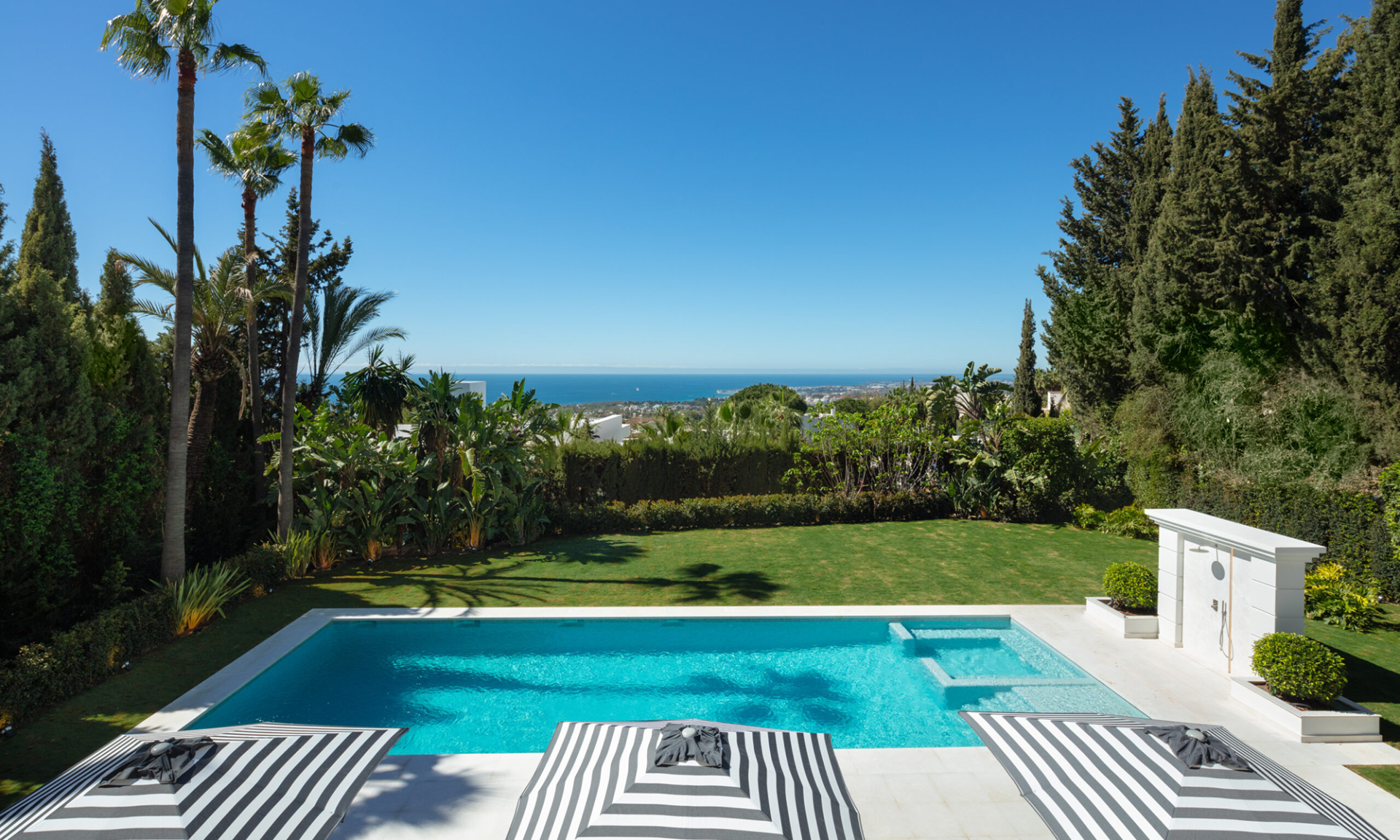 Image of Villa - 6 Bedrooms - 7 Bathrooms for Sale in Malaga-Marbella-Spain, Image 3