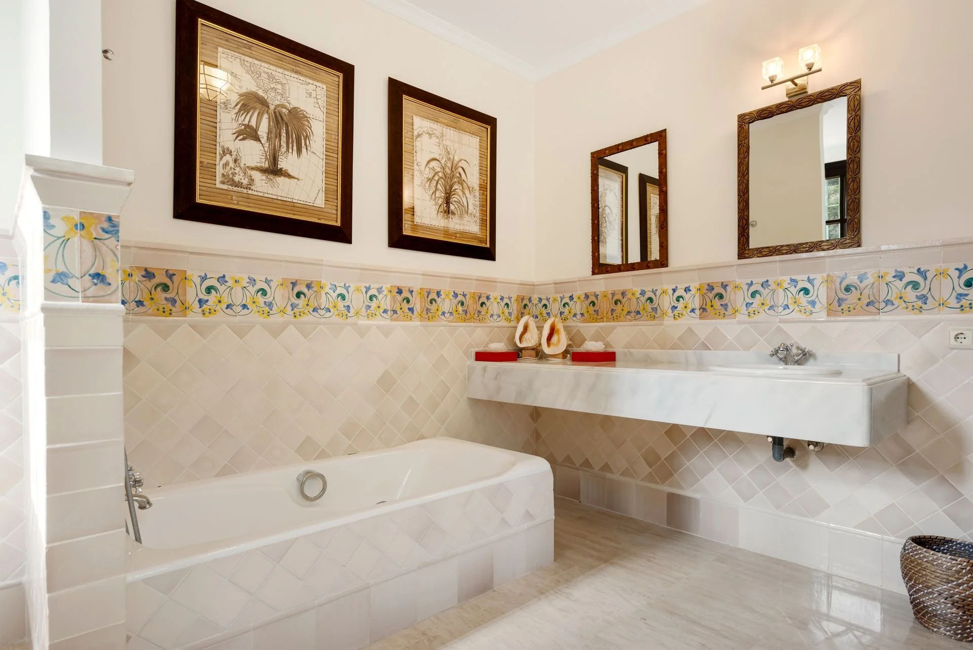  Image of Villa - 7 Bedrooms - 7 Bathrooms for sale in Malaga-Benahavis-Spain, Image 28