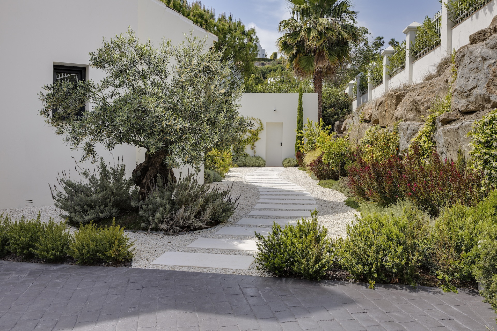 Image of Villa - 4 Bedrooms - 4 Bathrooms for Sale in Malaga-Benahavis-Spain, Image 4